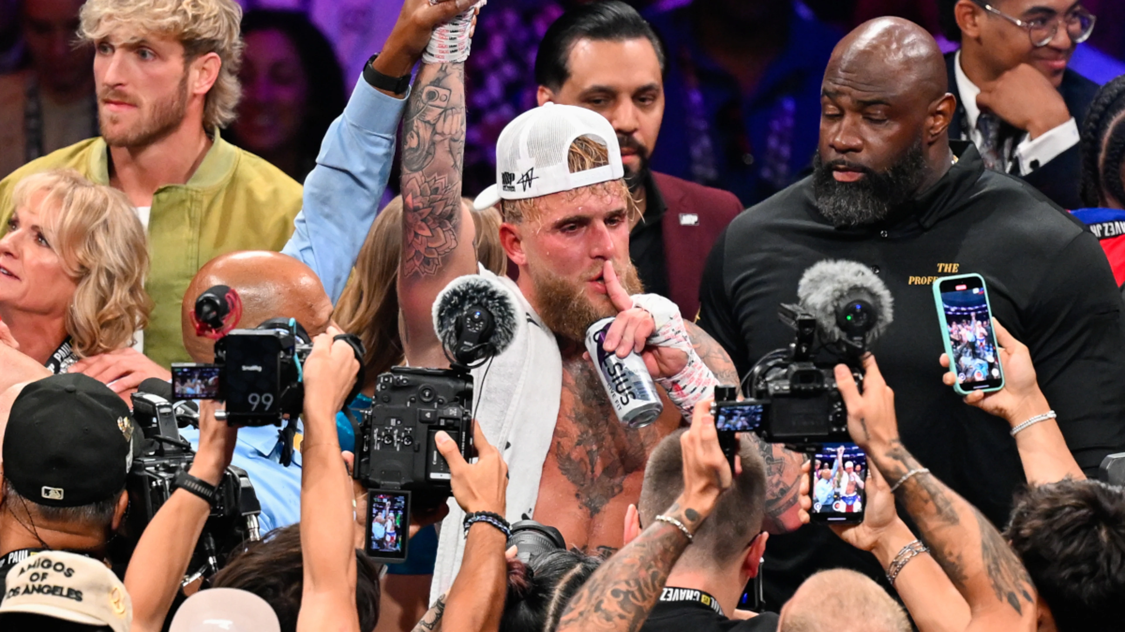 Youtuber Paul cruises past Chavez Jr