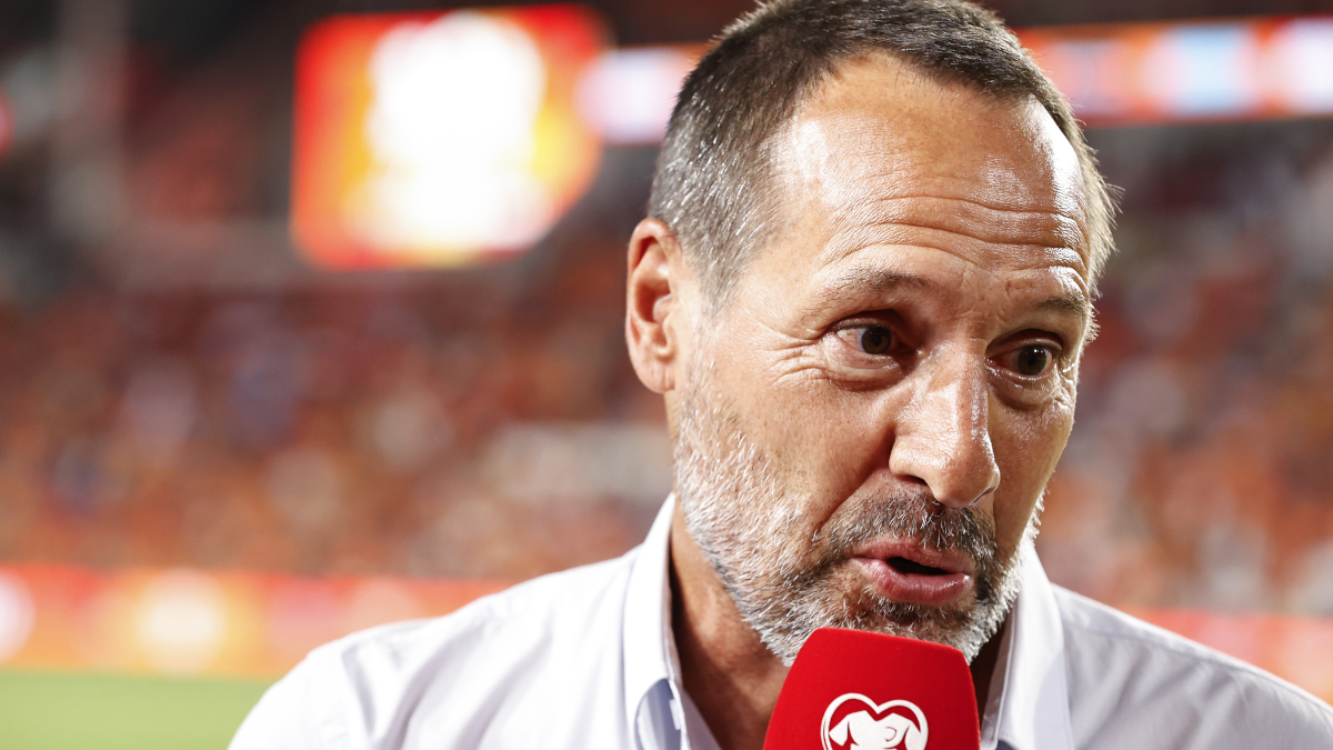 Struggling Ajax hire John van 't Schip as new interim boss