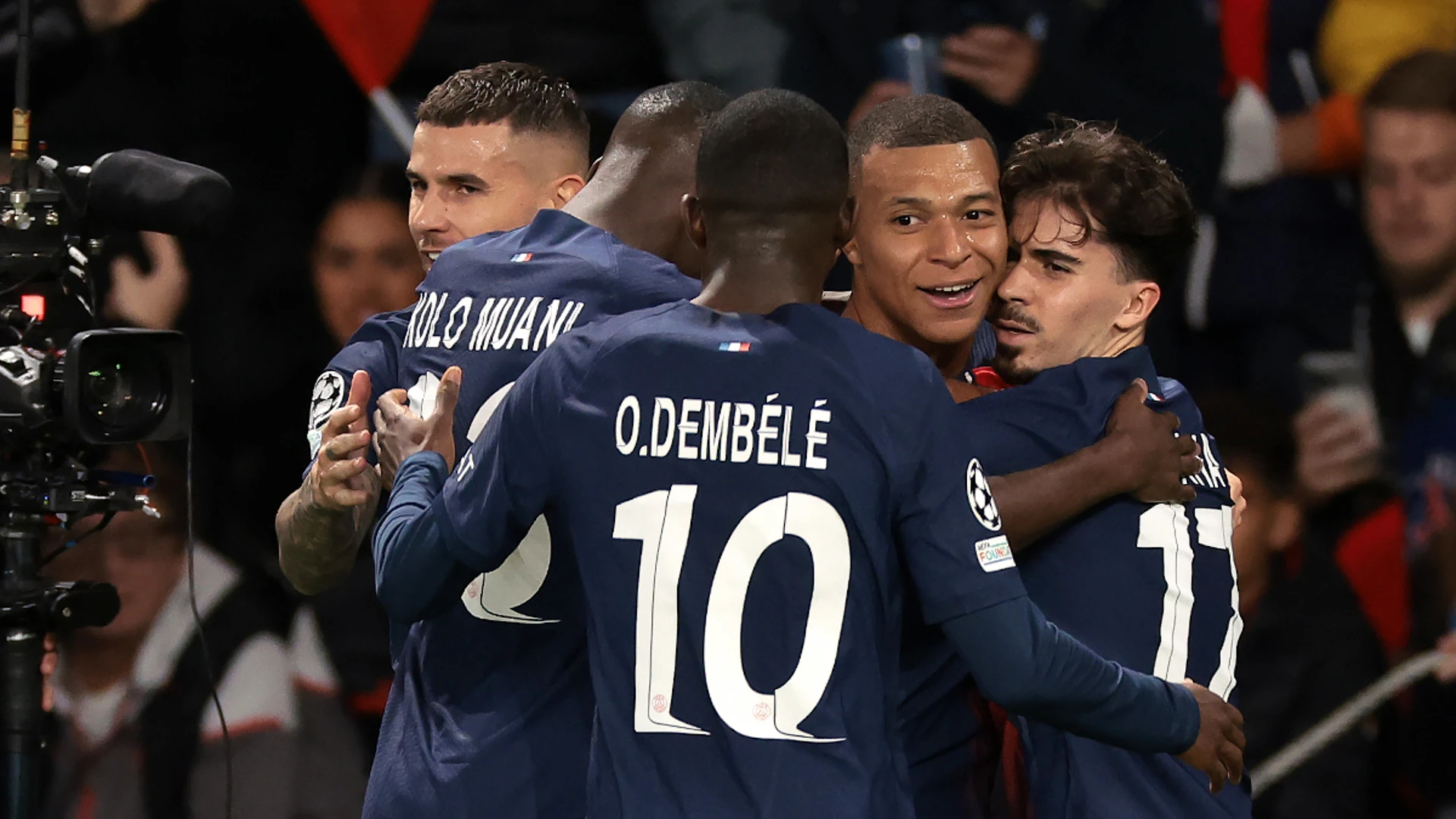 Dembele shines as PSG climb top of Ligue 1