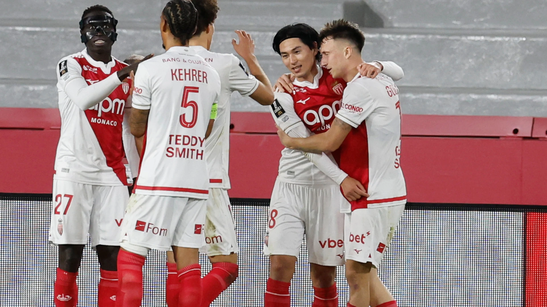 Monaco shock PSG as Minamino scores winner