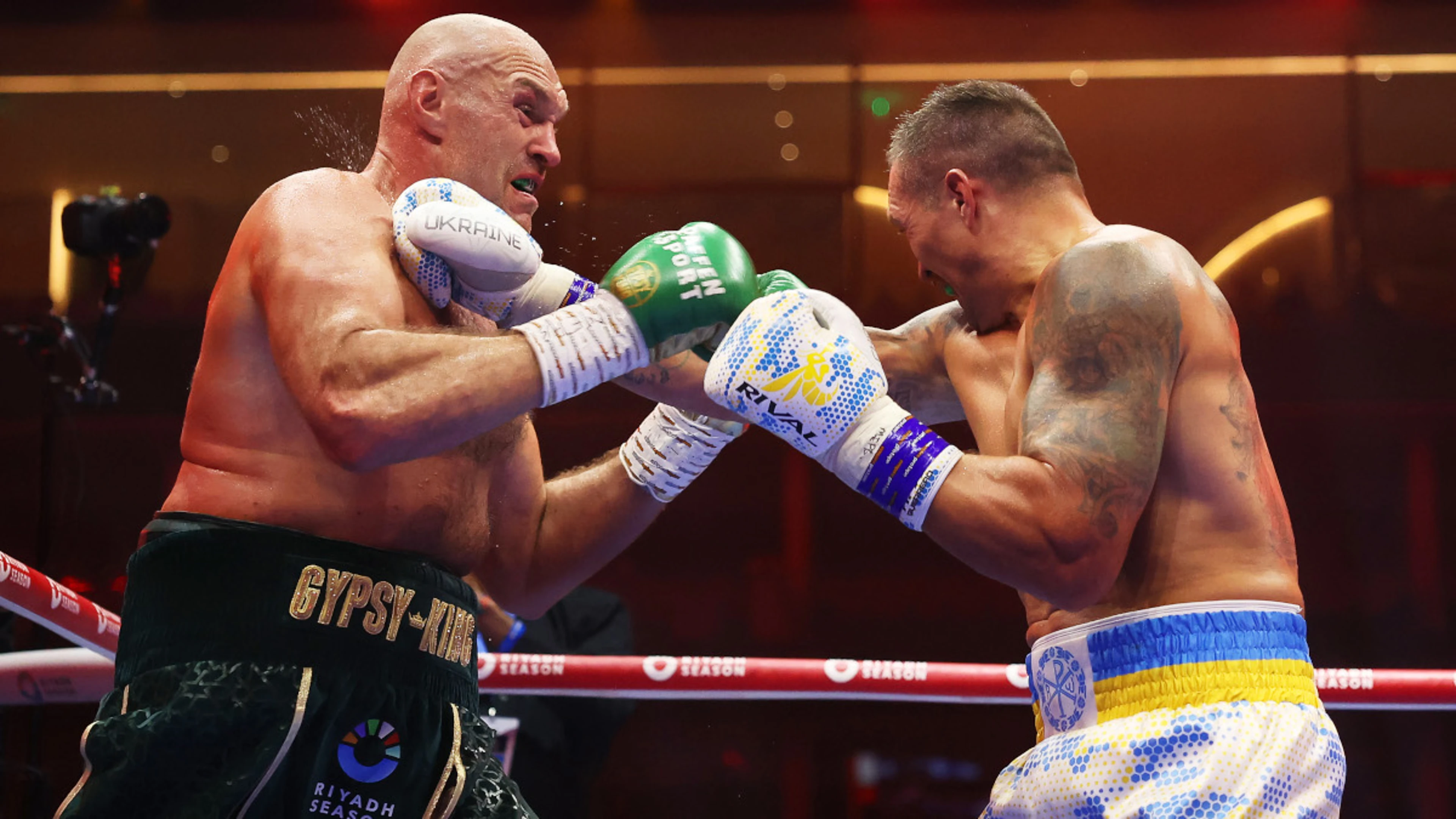 Usyk, Fury heavyweight rematch set for 21 December - Organiser