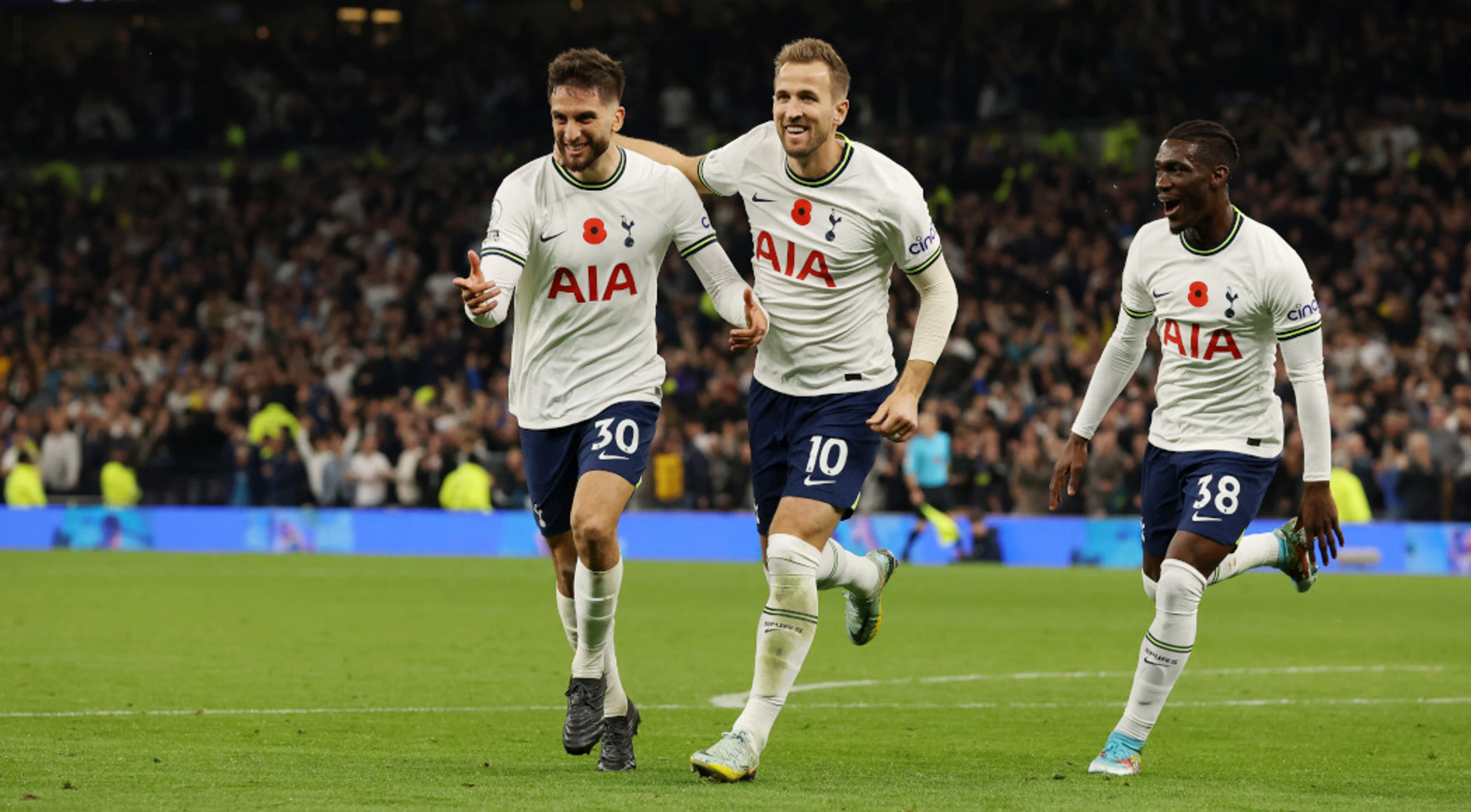 Spurs win in thriller against Leeds