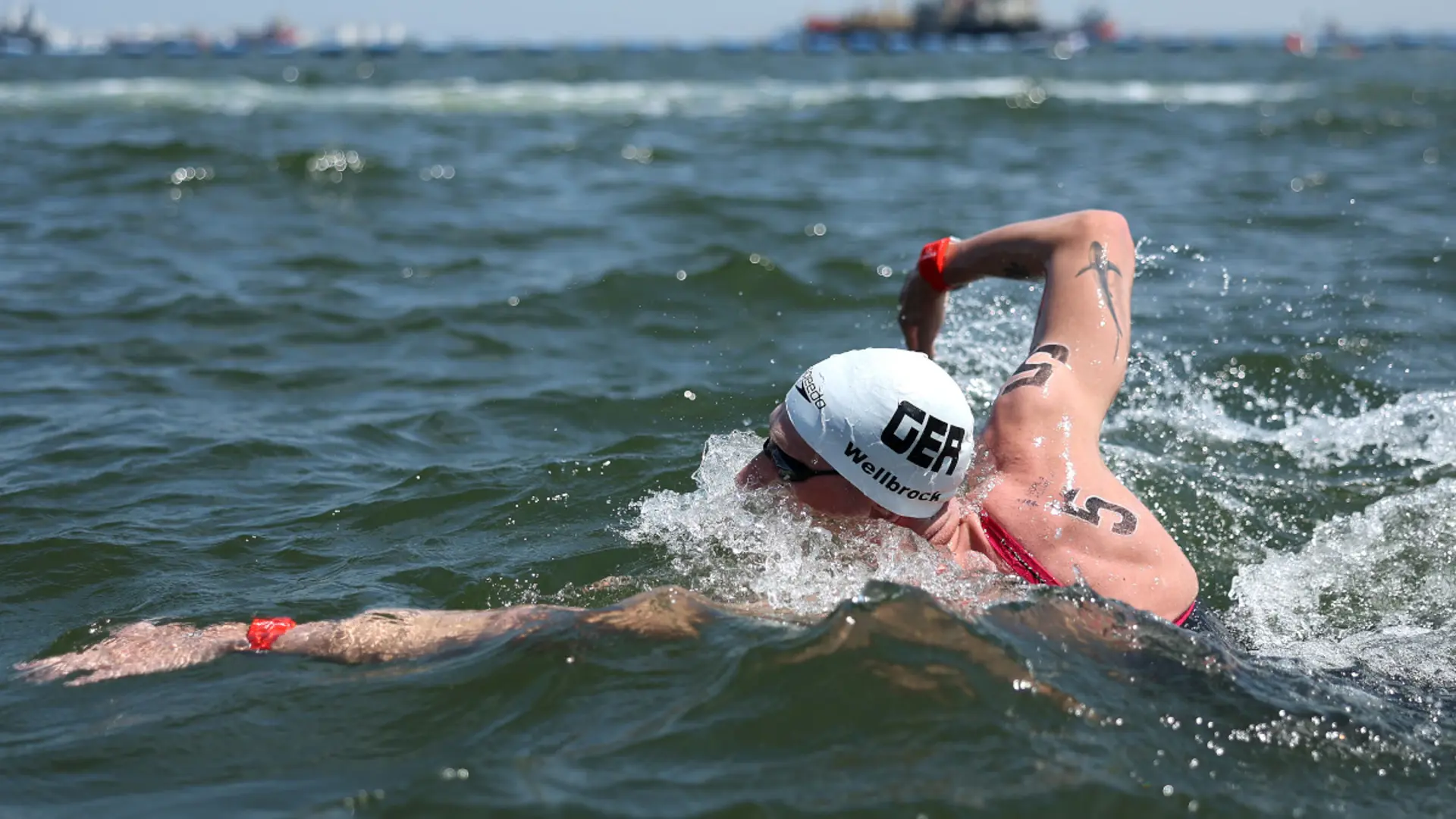 German Wellbrock wins world 10km swim after water quality delay