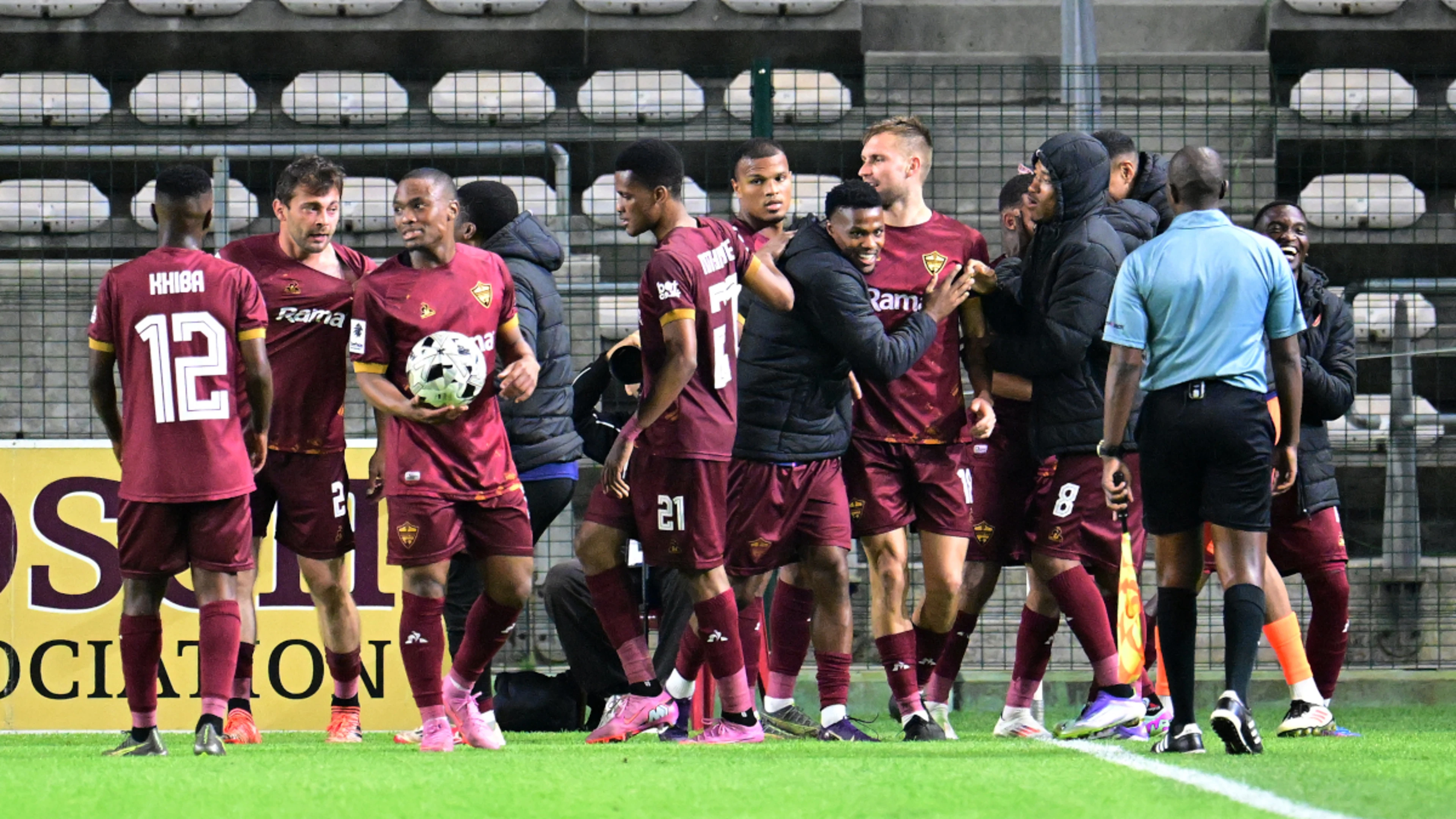 Wins for Pirates and Stellies, Chiefs draw