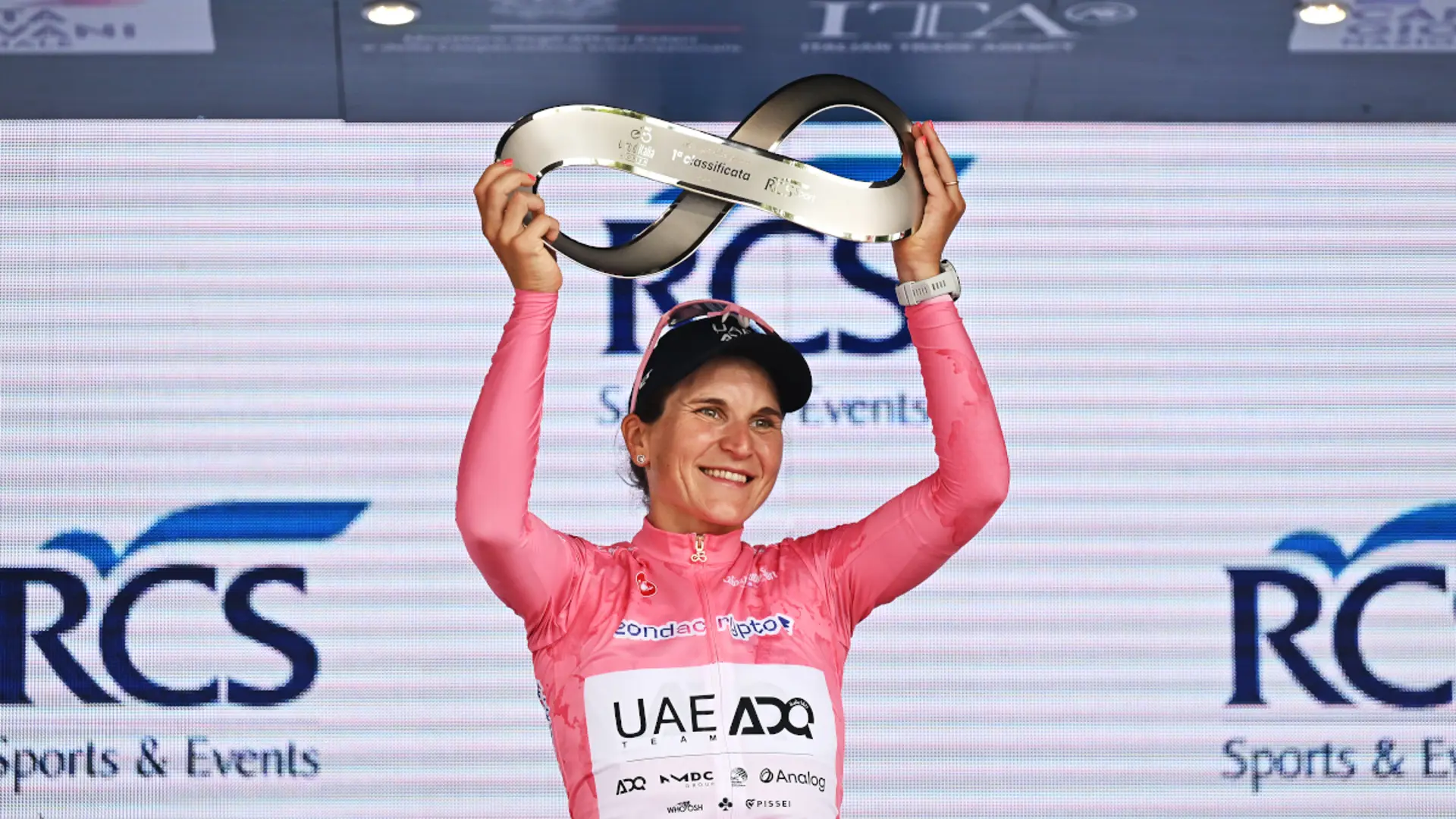 Longo Borghini defends her women's Giro title
