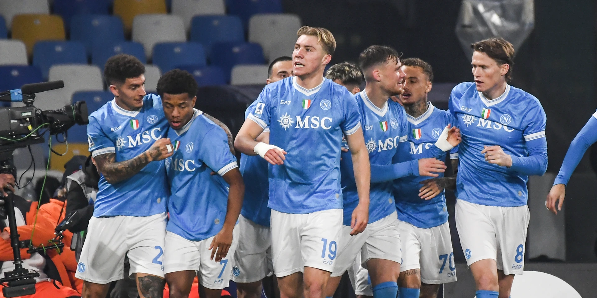 Hojlund double shoots Napoli past Juventus and top of Serie A