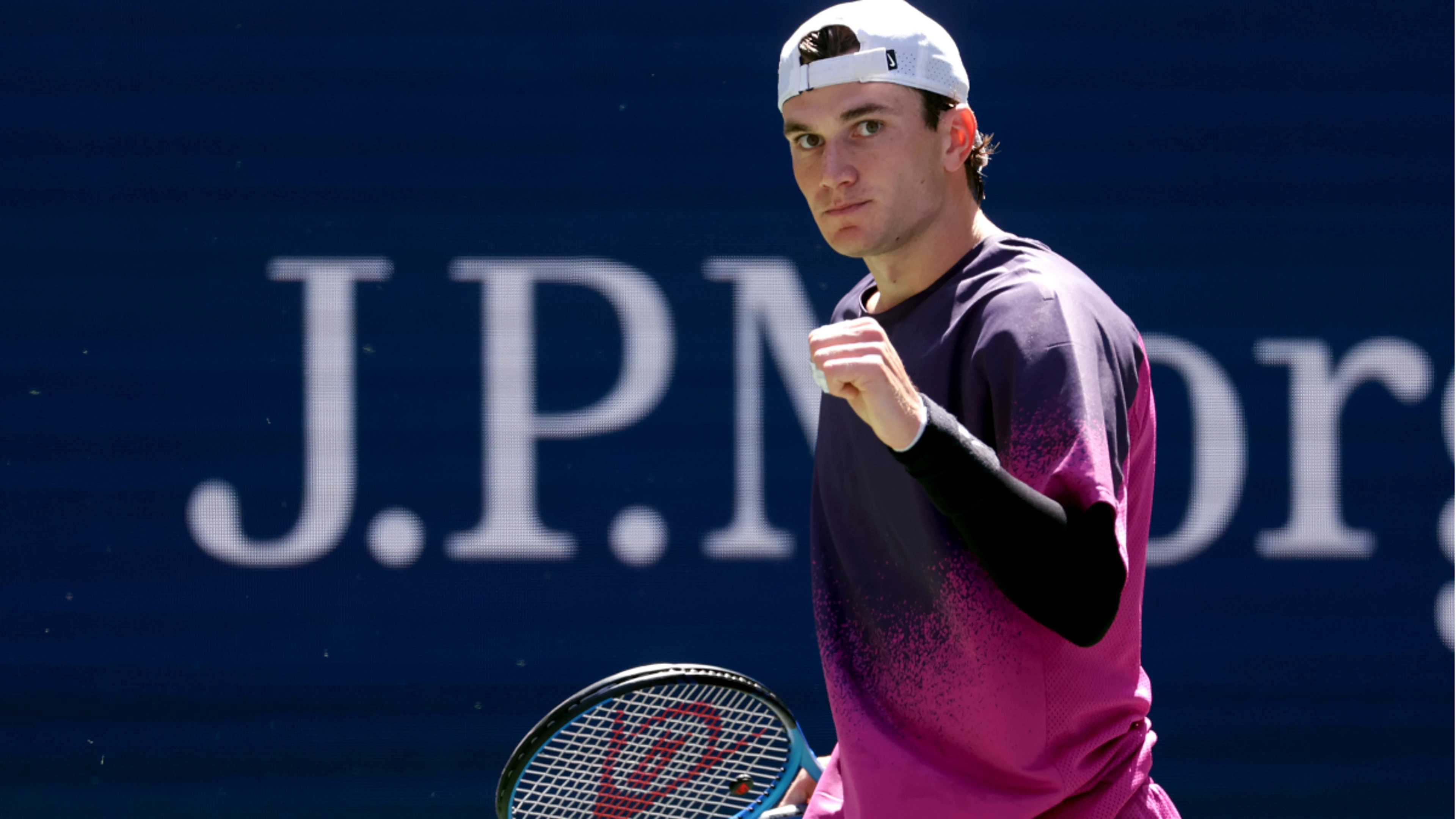 Draper back down to earth, Zverev advances, in Miami