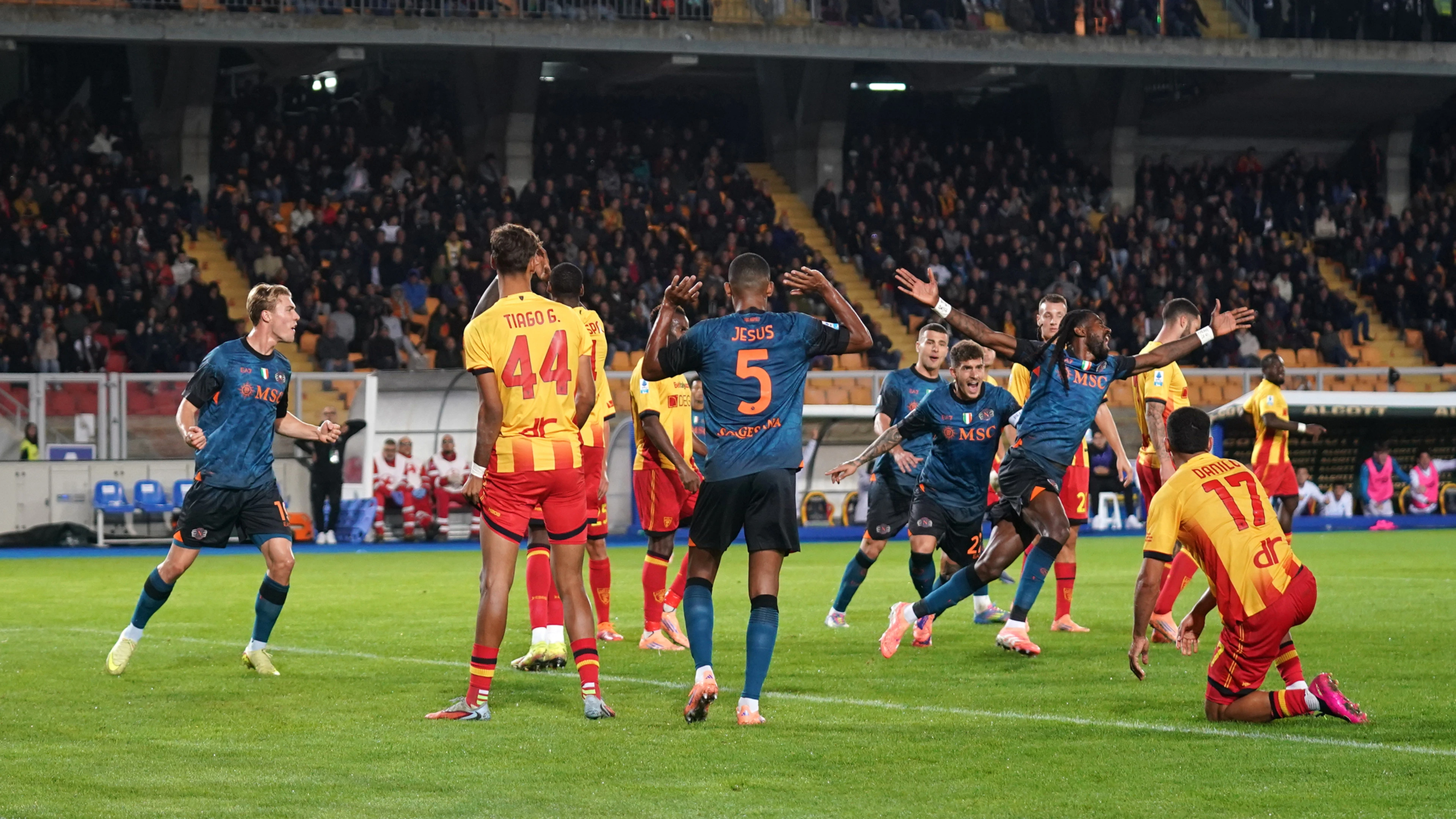 Napoli three points clear at Serie A summit after win at Lecce