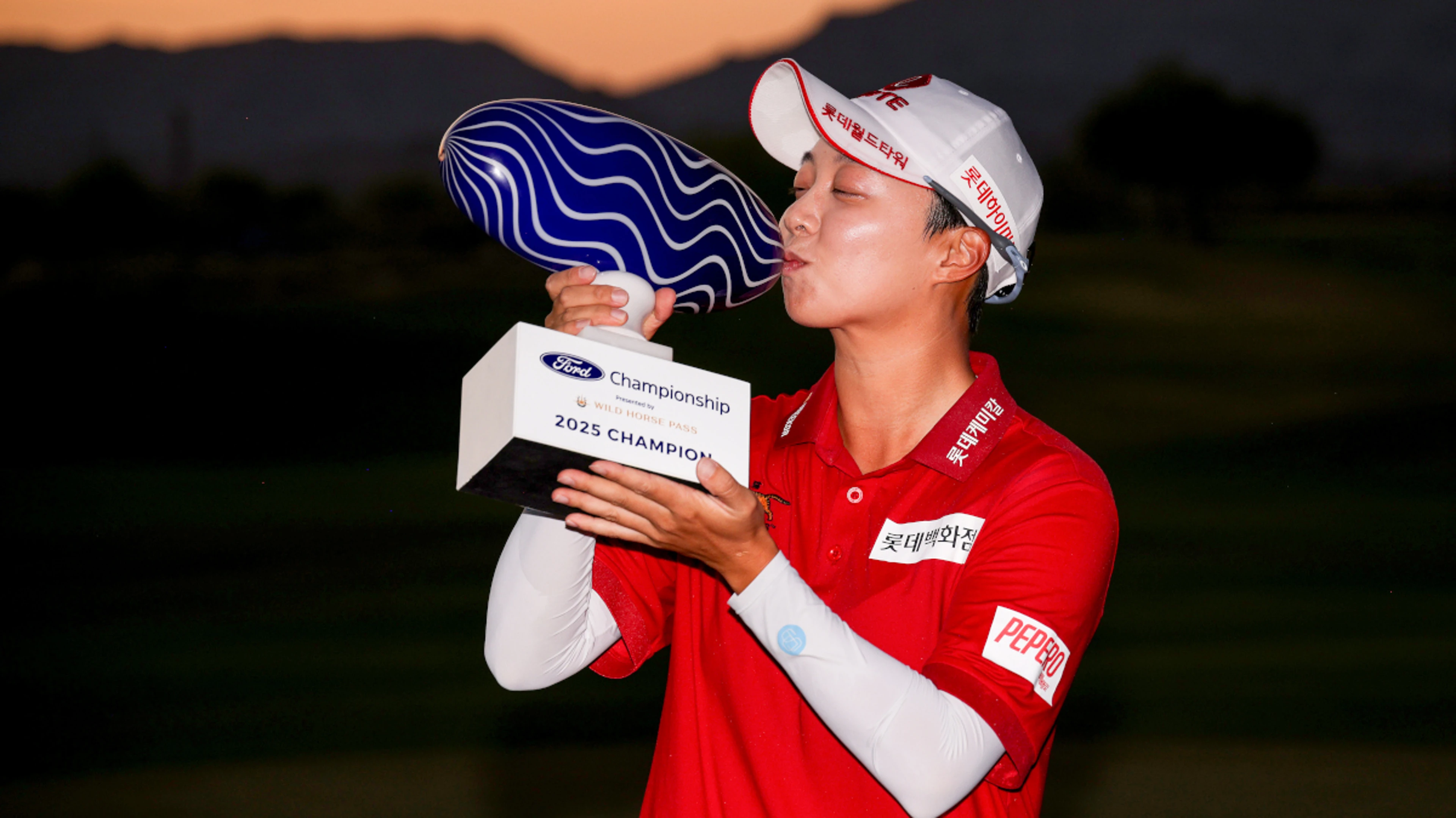 Kim Hyo-joo tops Vu in playoff to win LPGA Ford Championship