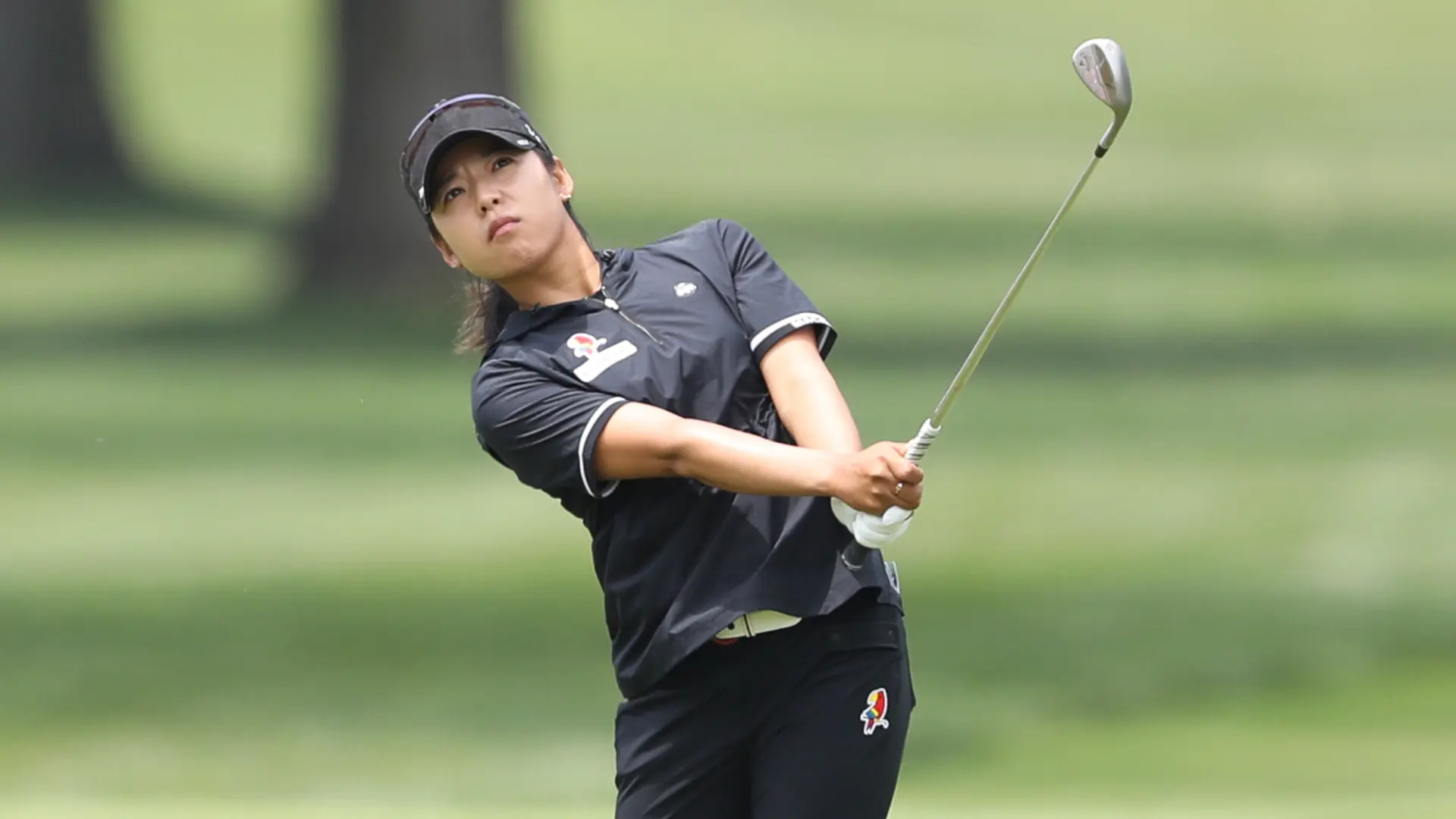 Lee Mi-hyang leads Meijer LPGA in bid to break title drought