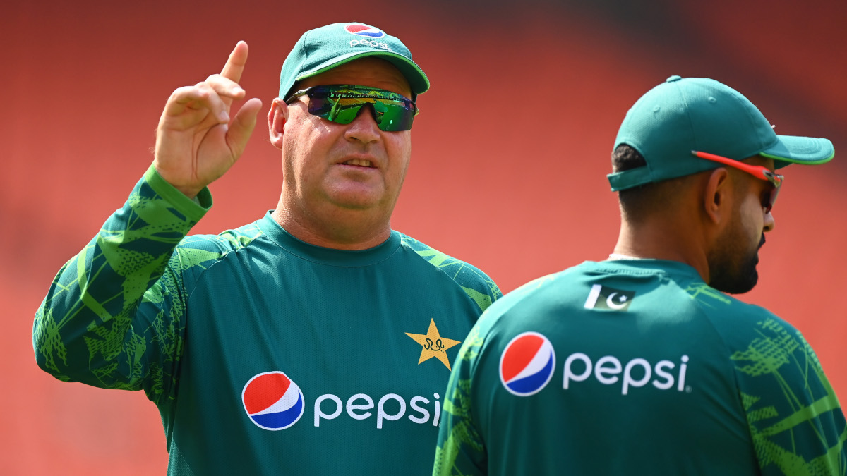 Arthur warns of 'witch hunt' against Azam, management