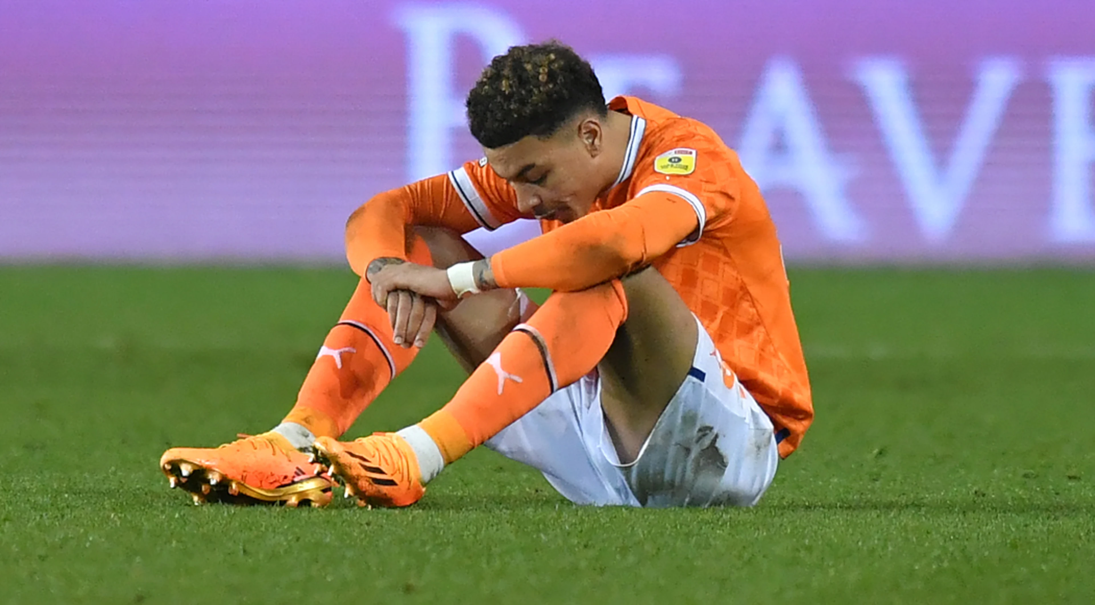 Blackpool down, Millwall in Championship play-off spots