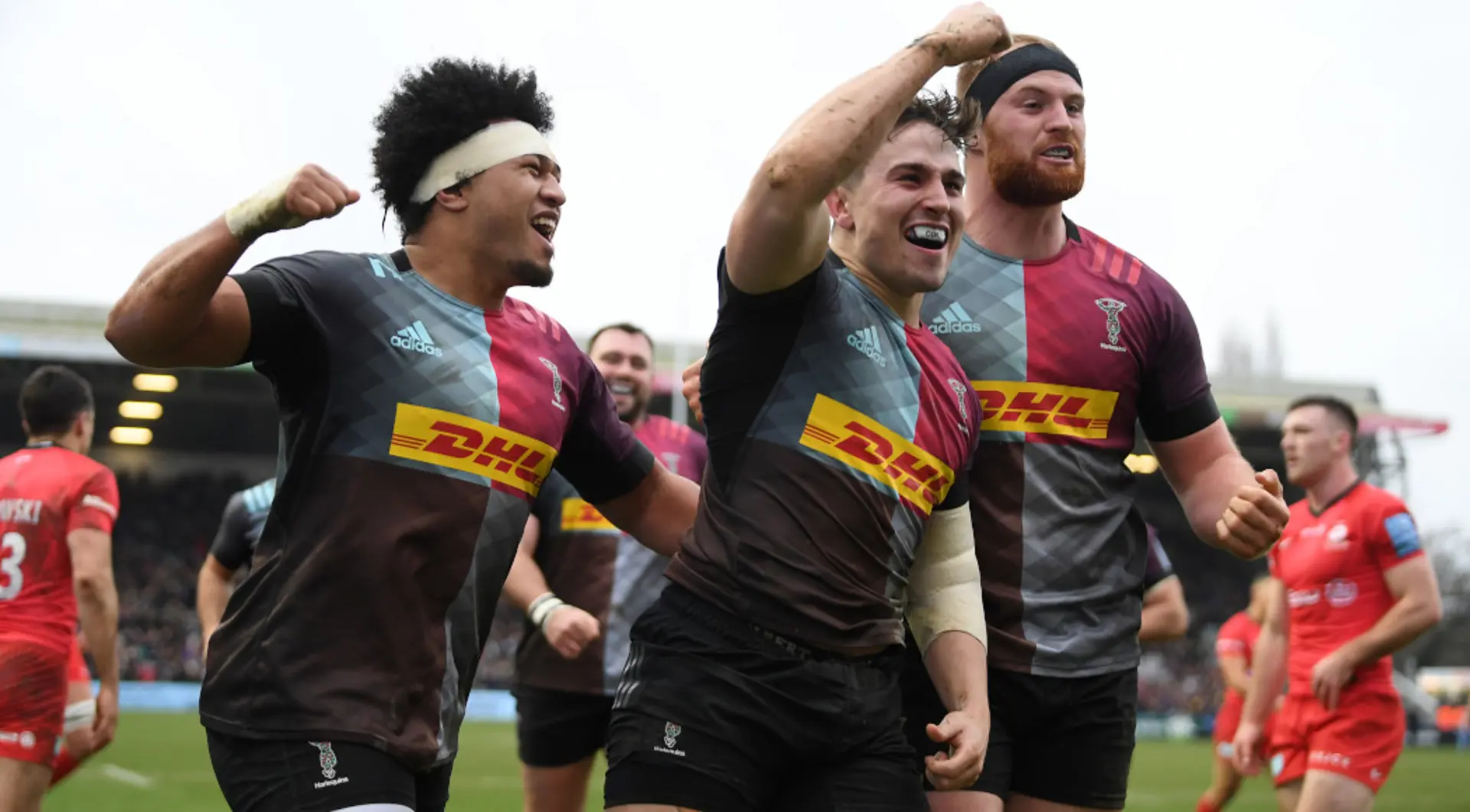 Toulon edge to victory over Bath, Saints and Quins run riot