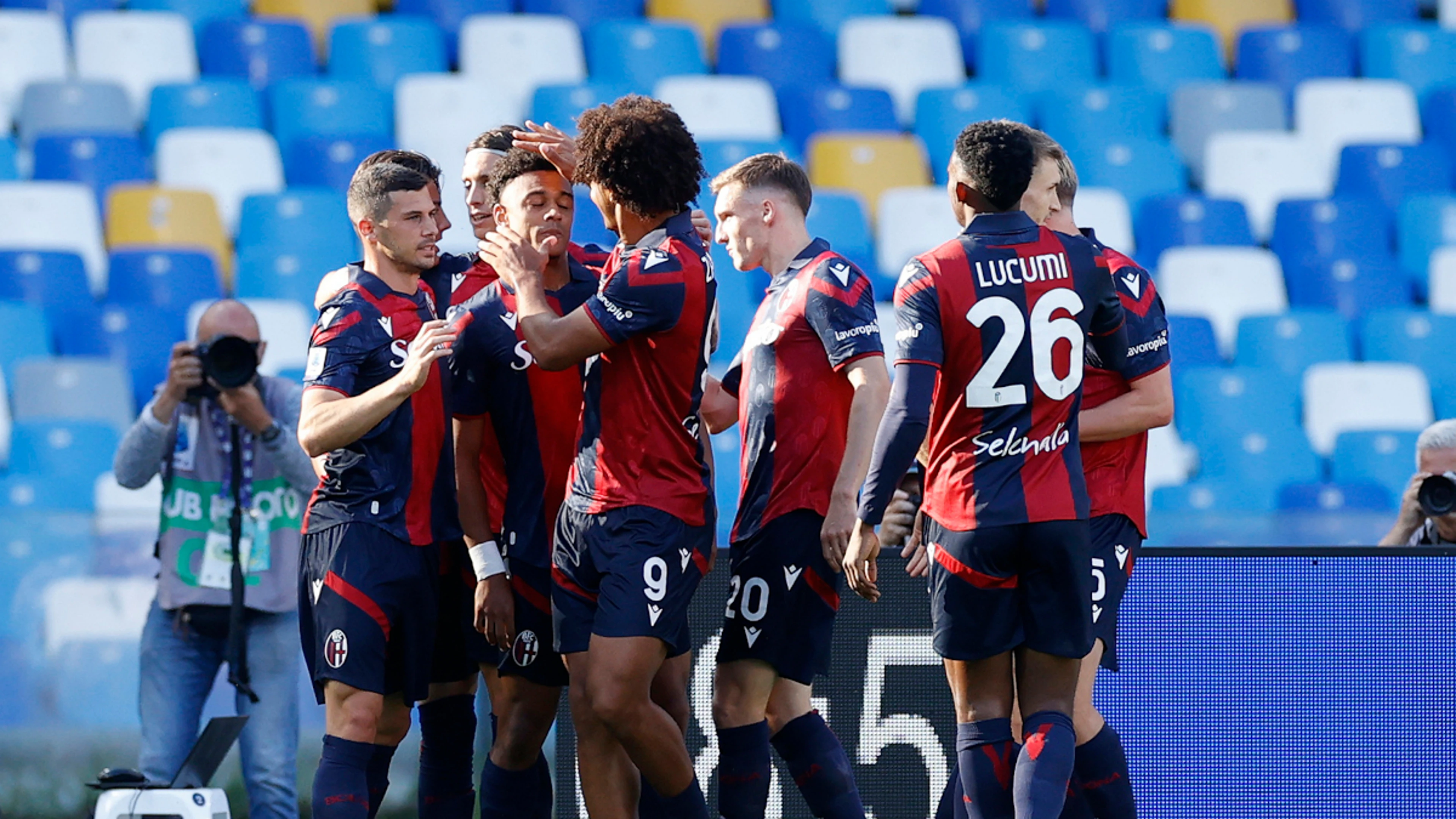 Champions League-chasing Bologna earn win at Napoli