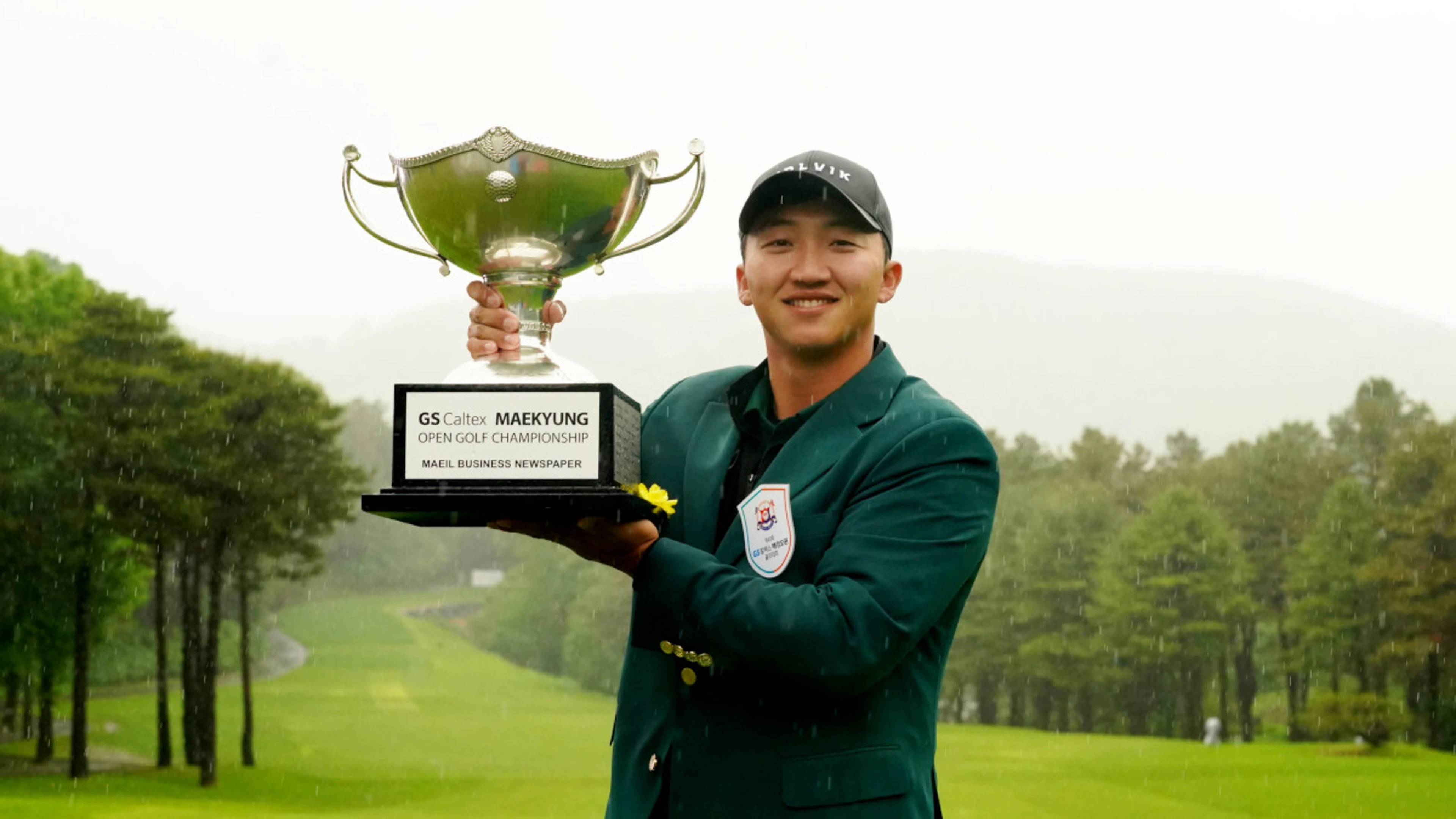 Kim pips Chonlatit in playoff to take maiden Asian Tour title