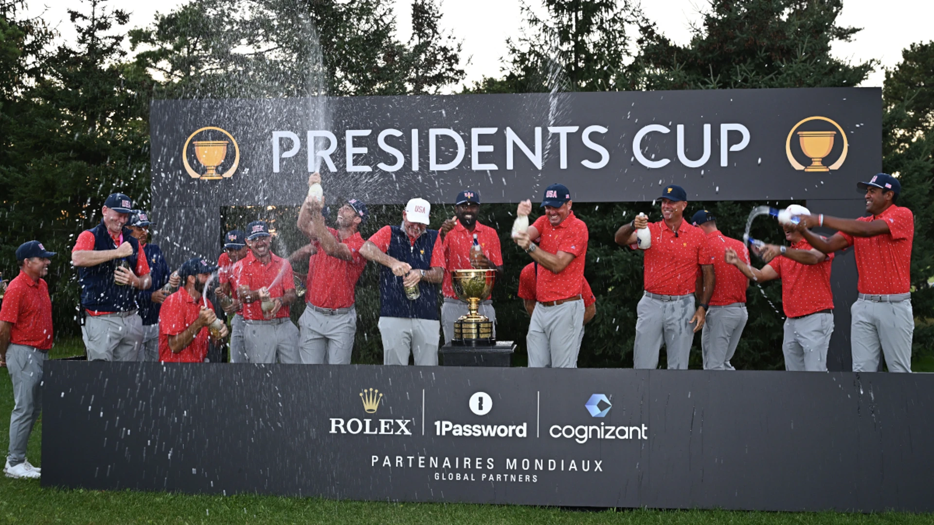 USA defeats the Internationals to win Presidents Cup