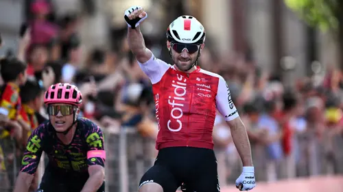 Track cycling star Thomas escapes to win Giro 5th stage