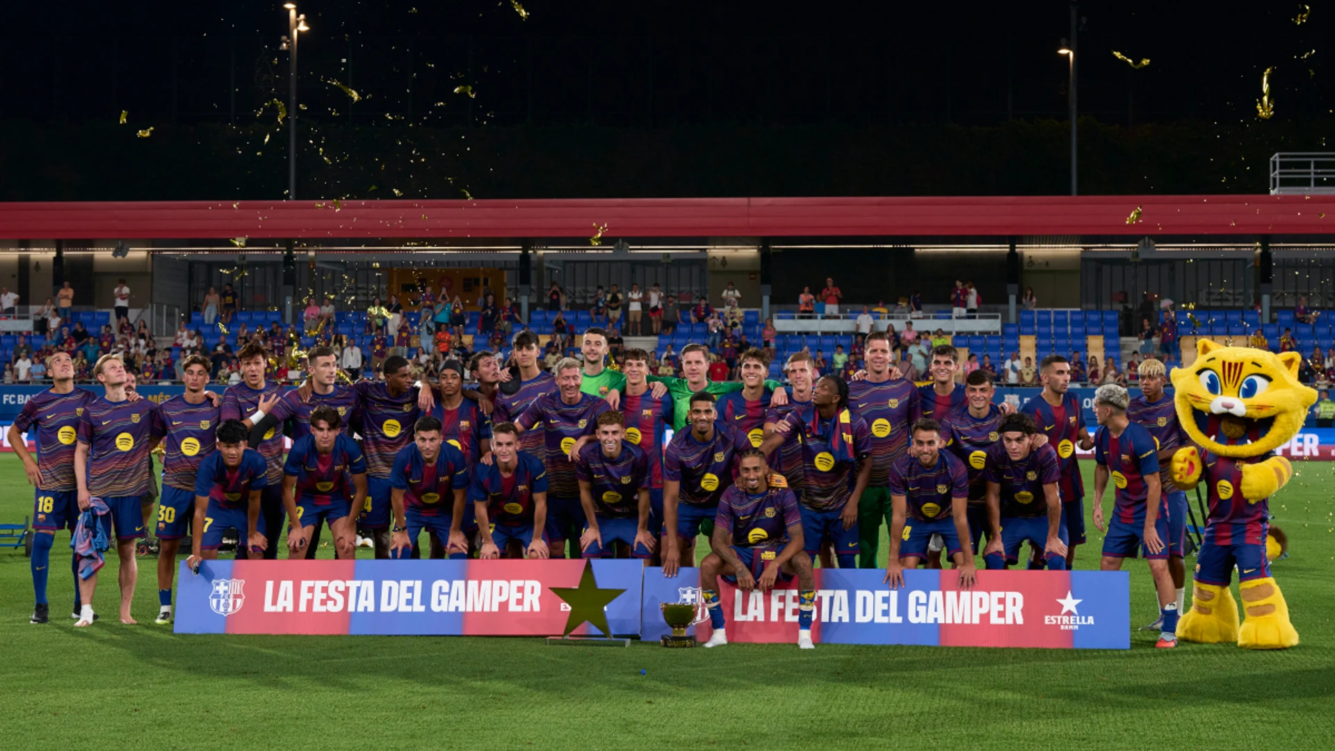 Barcelona Ter Stegen bury the hatchet after Como demolition 