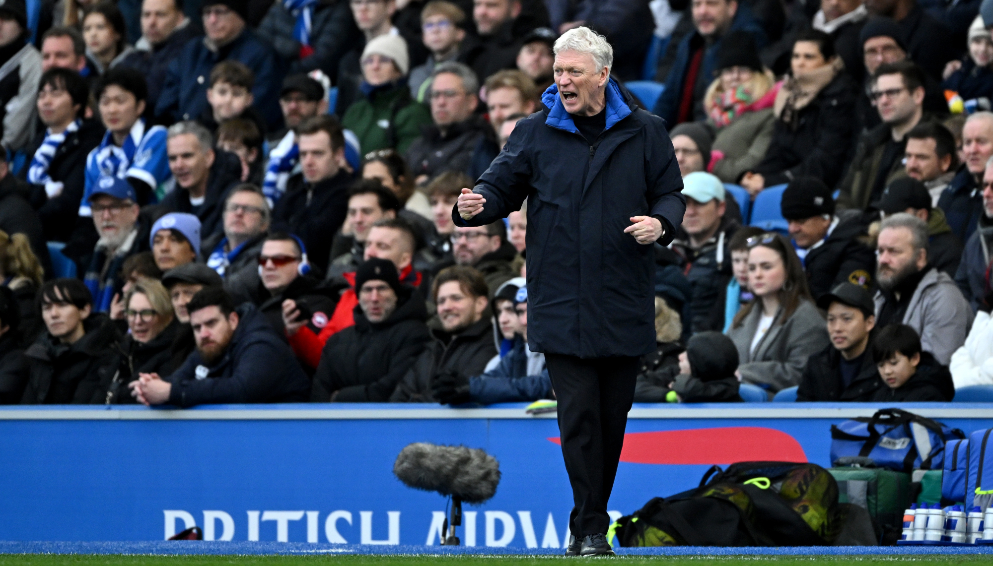 Everton's Moyes vows to celebrate again after yellow card for pitch invasion joy