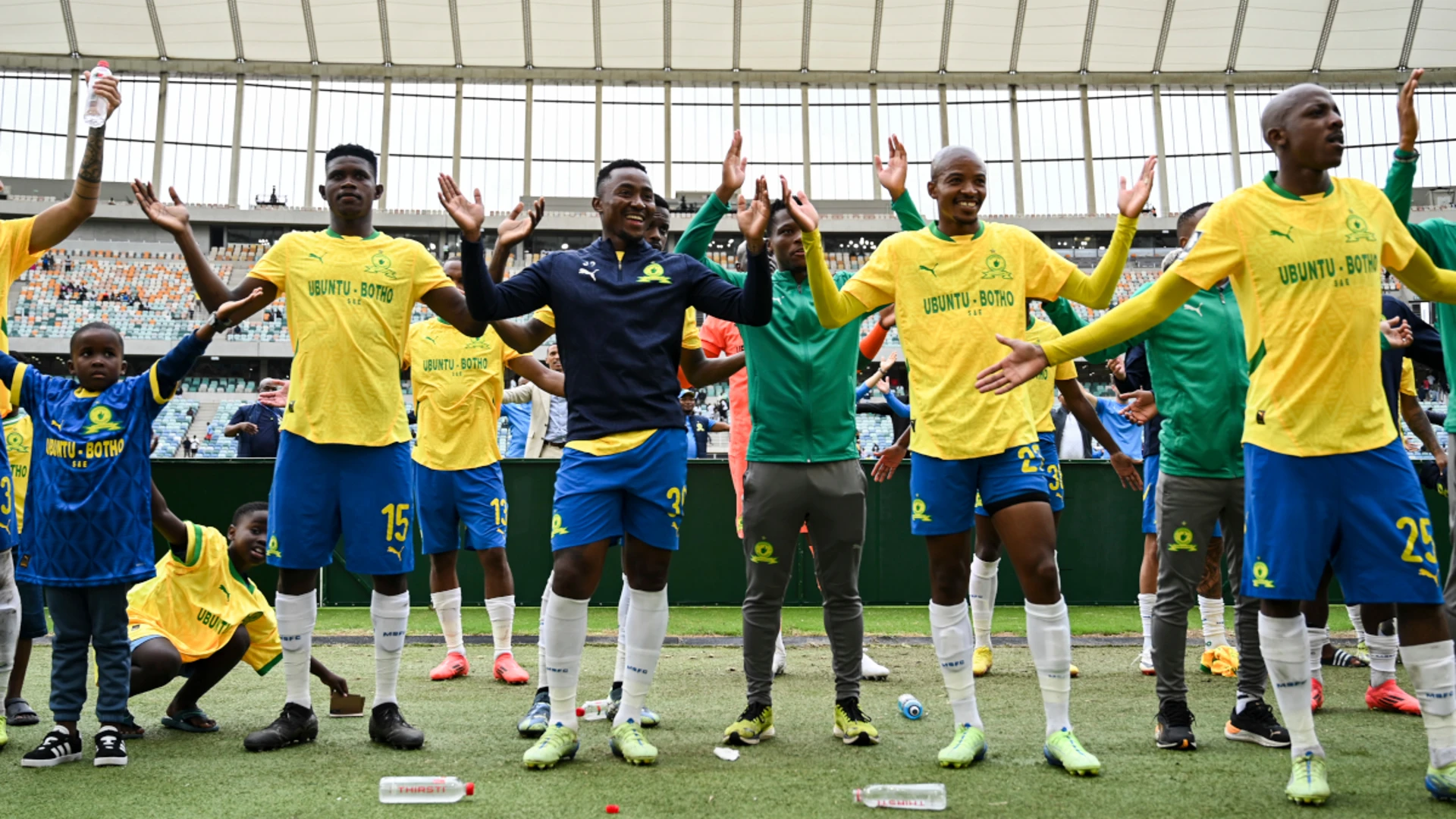 Sundowns look to stretch their lead, Chiefs under pressure