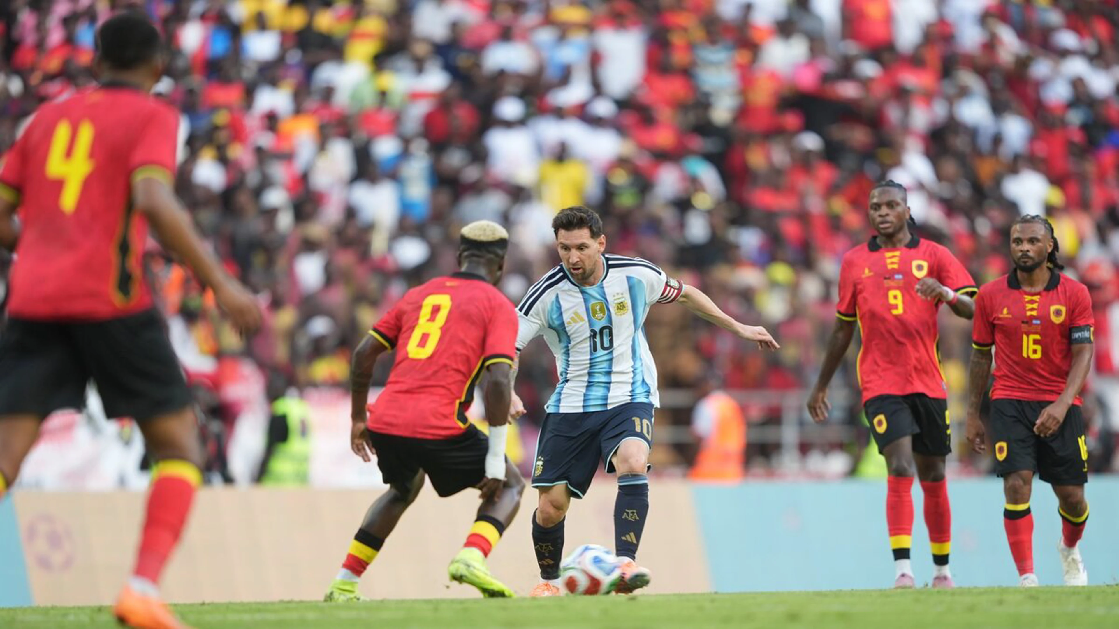 Messi scores as Argentina win in Angola