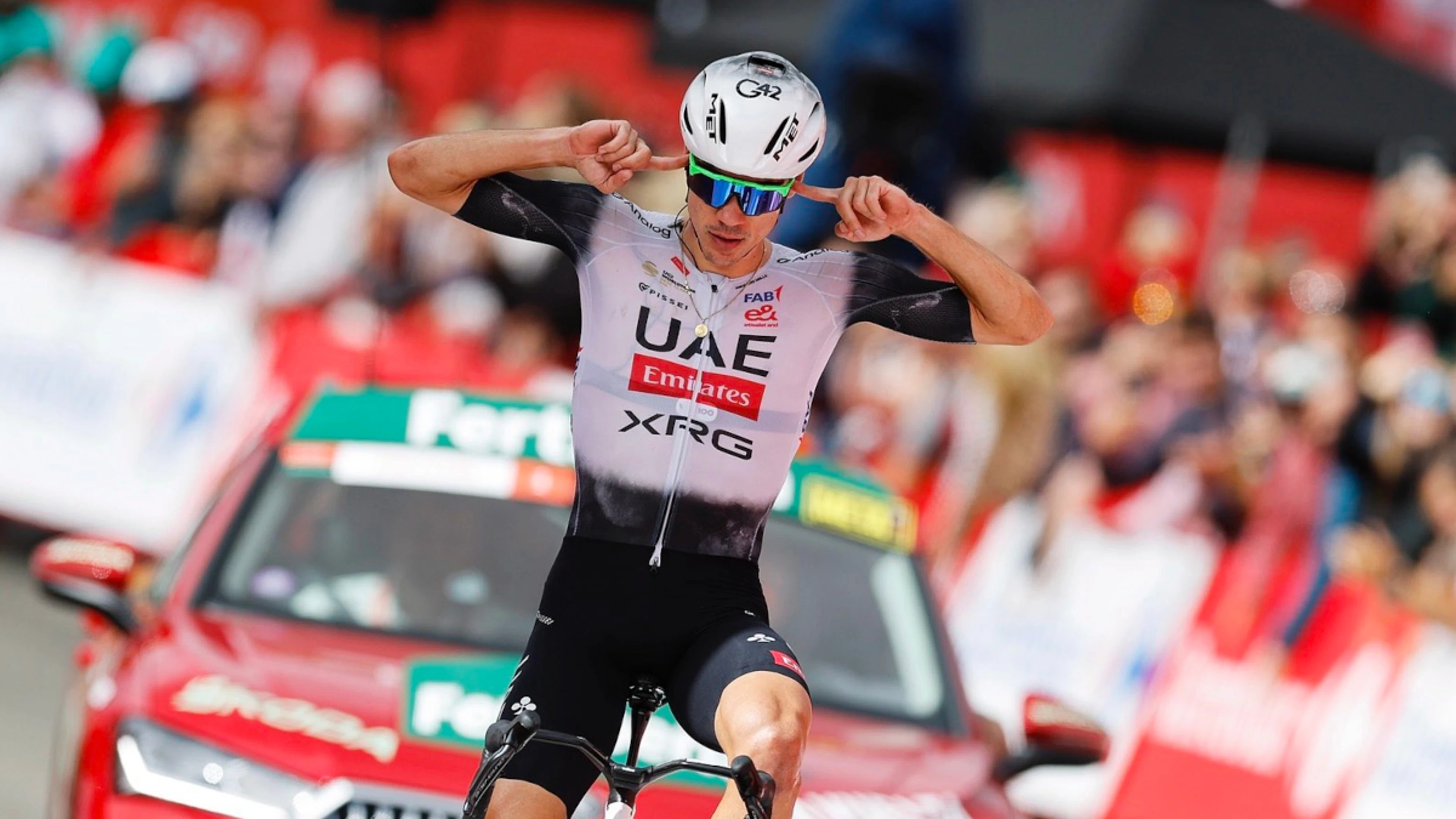 Ayuso triumphs in Vuelta stage seven, Traen keeps red jersey
