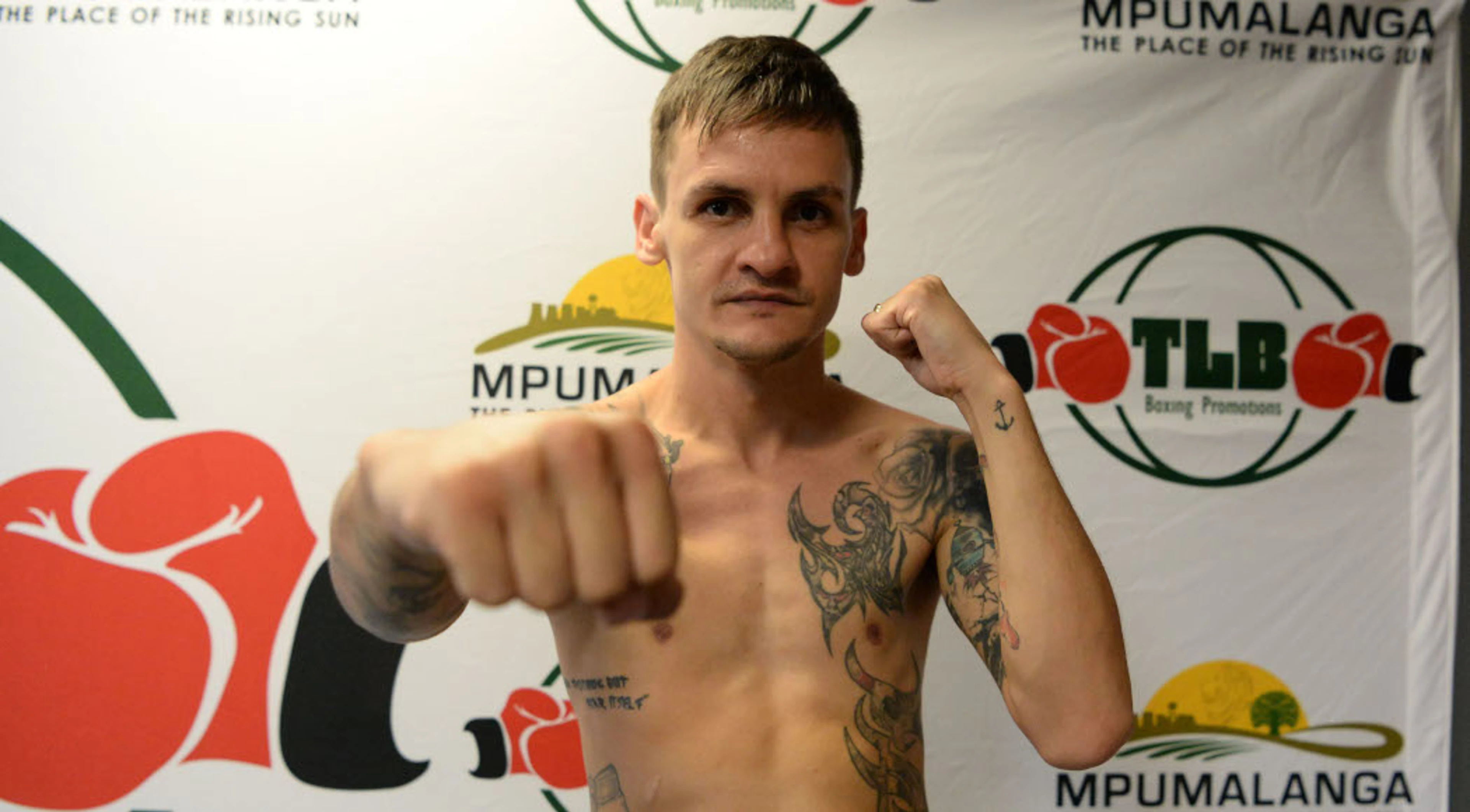 Hekkie Budler wins in 43 seconds