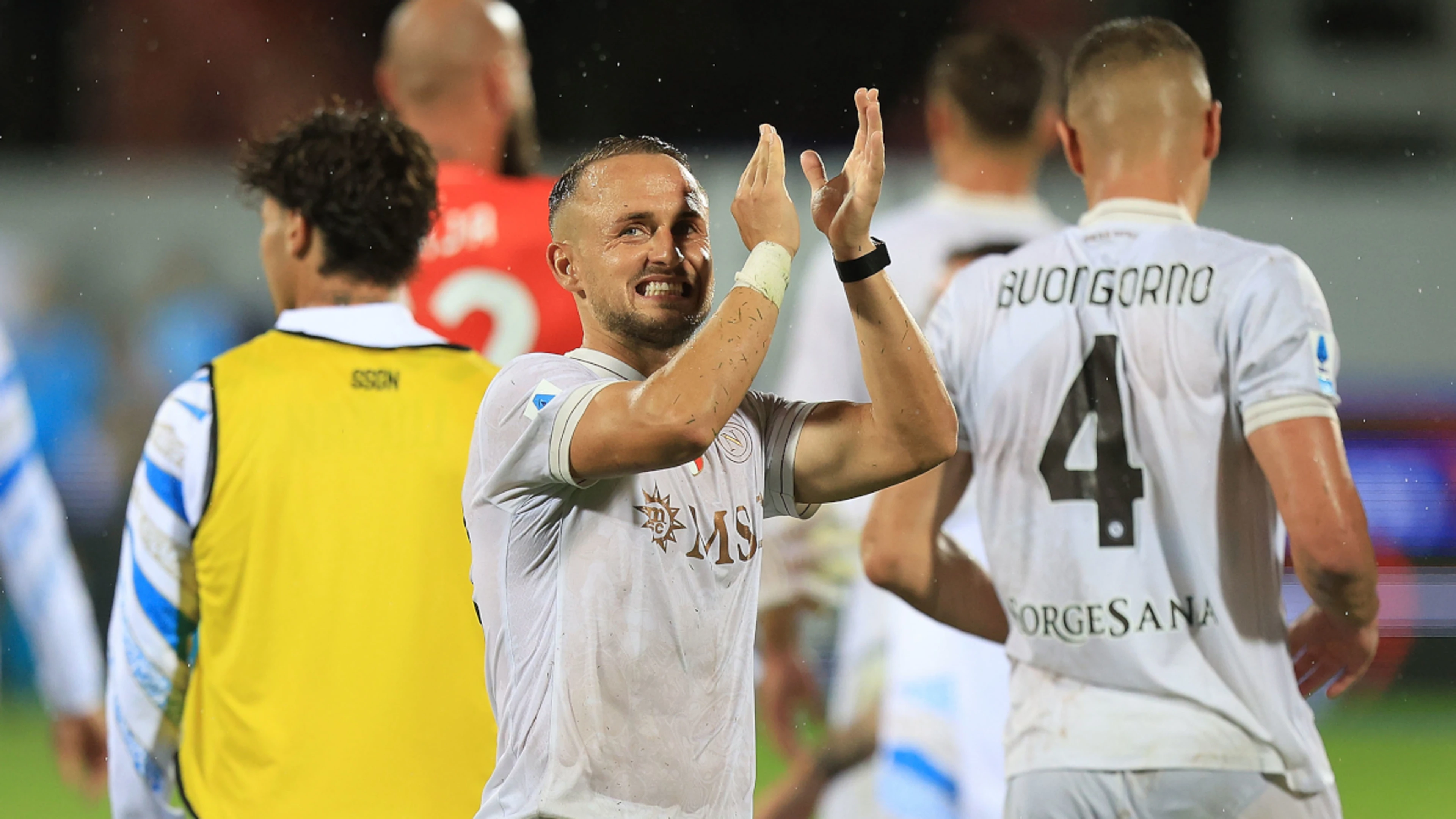 Napoli stroll to  win at Fiorentina, Hojlund scores on debut