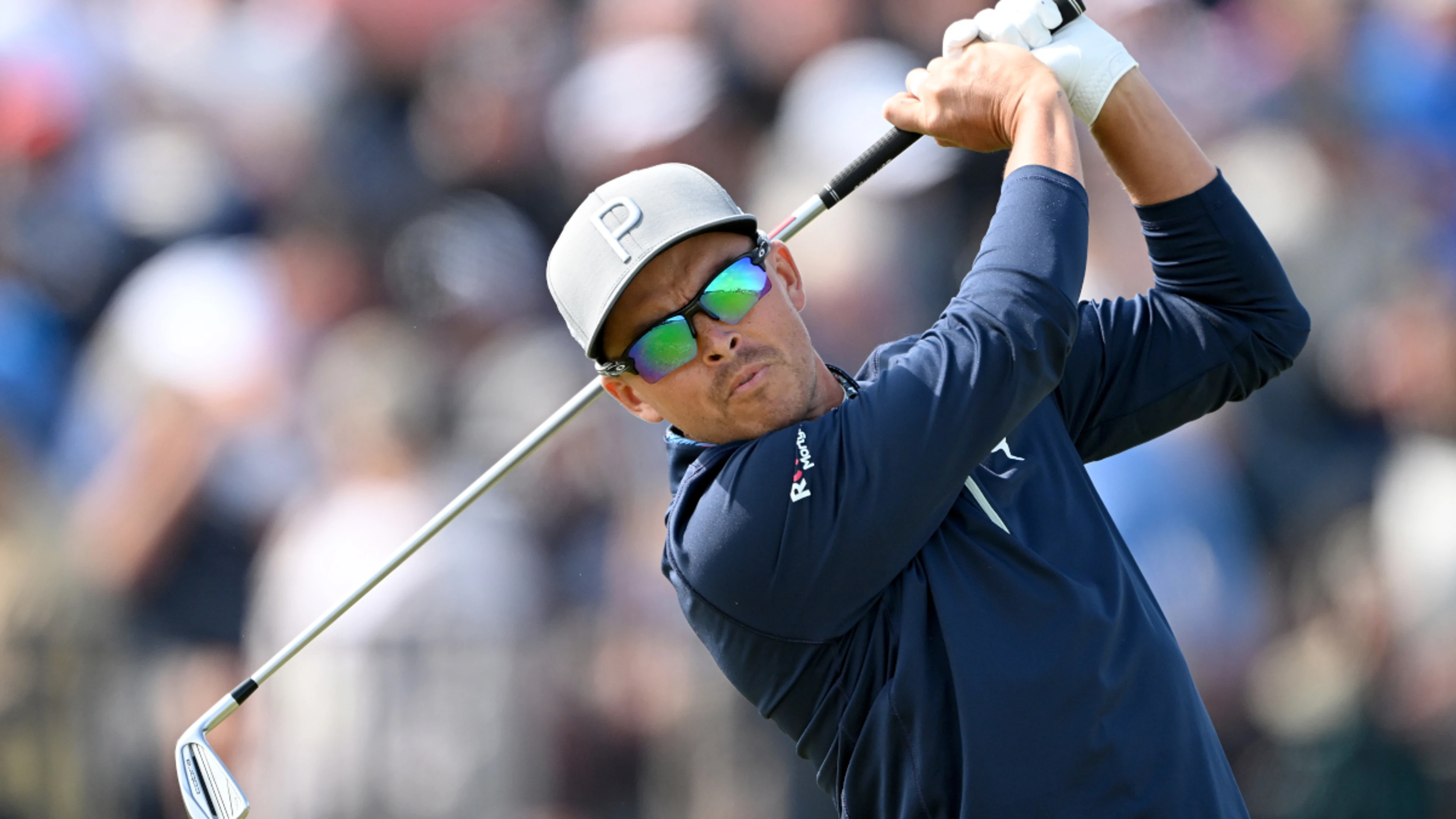 Fowler heckled as 'coward' after Leeds Utd U-turn