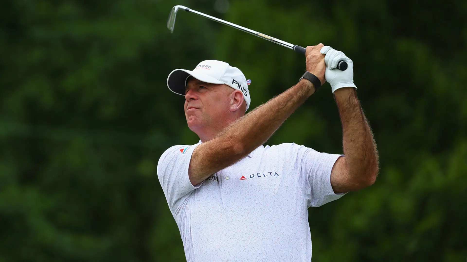 Cink shoots 64 to take lead at Stifel Charity Classic