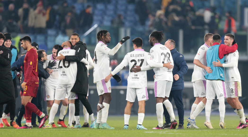 Cremonese shock Roma to reach Coppa Italia semifinals