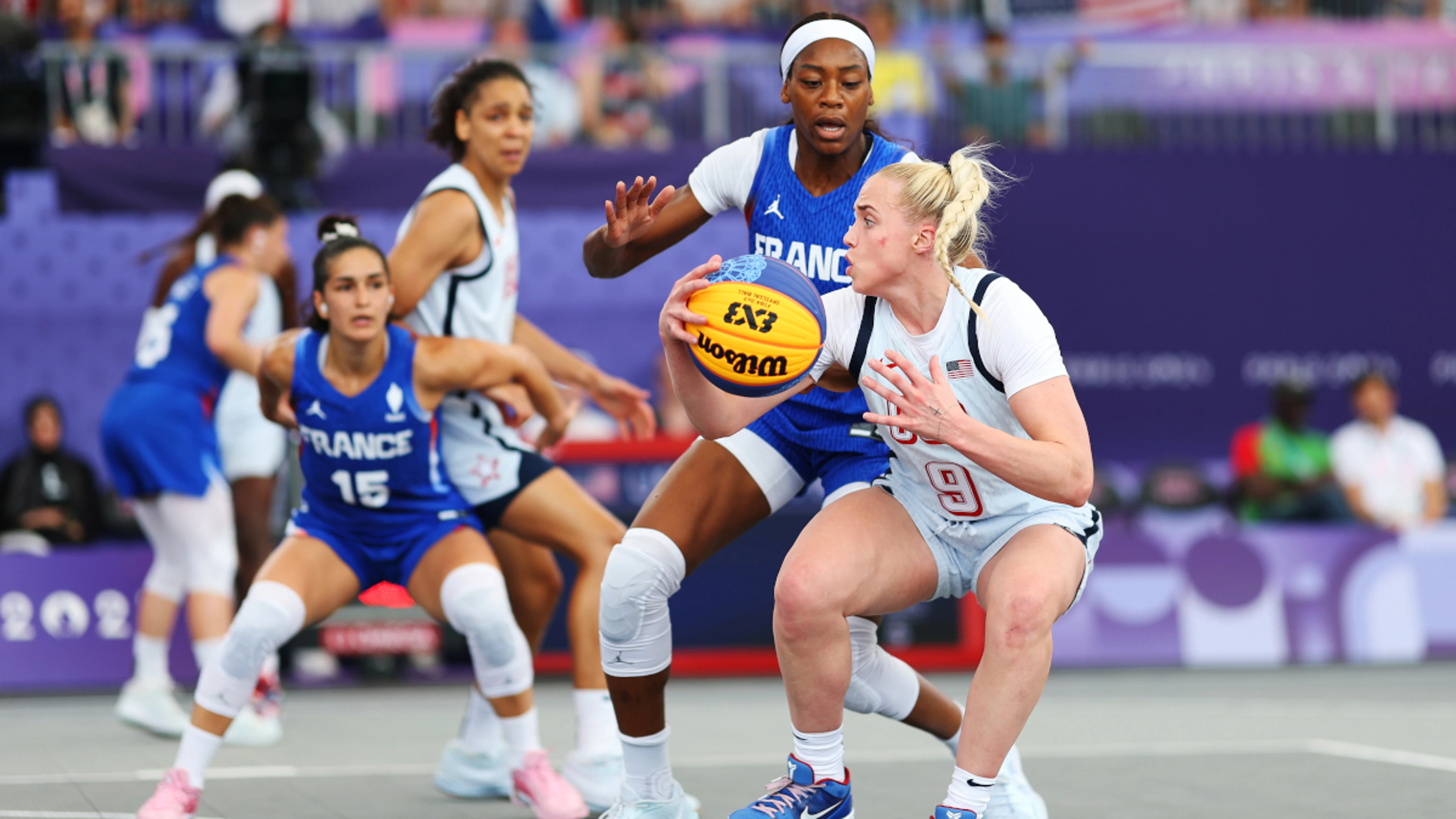 Basketball 3x3-US beat France to leave hosts on the brink
