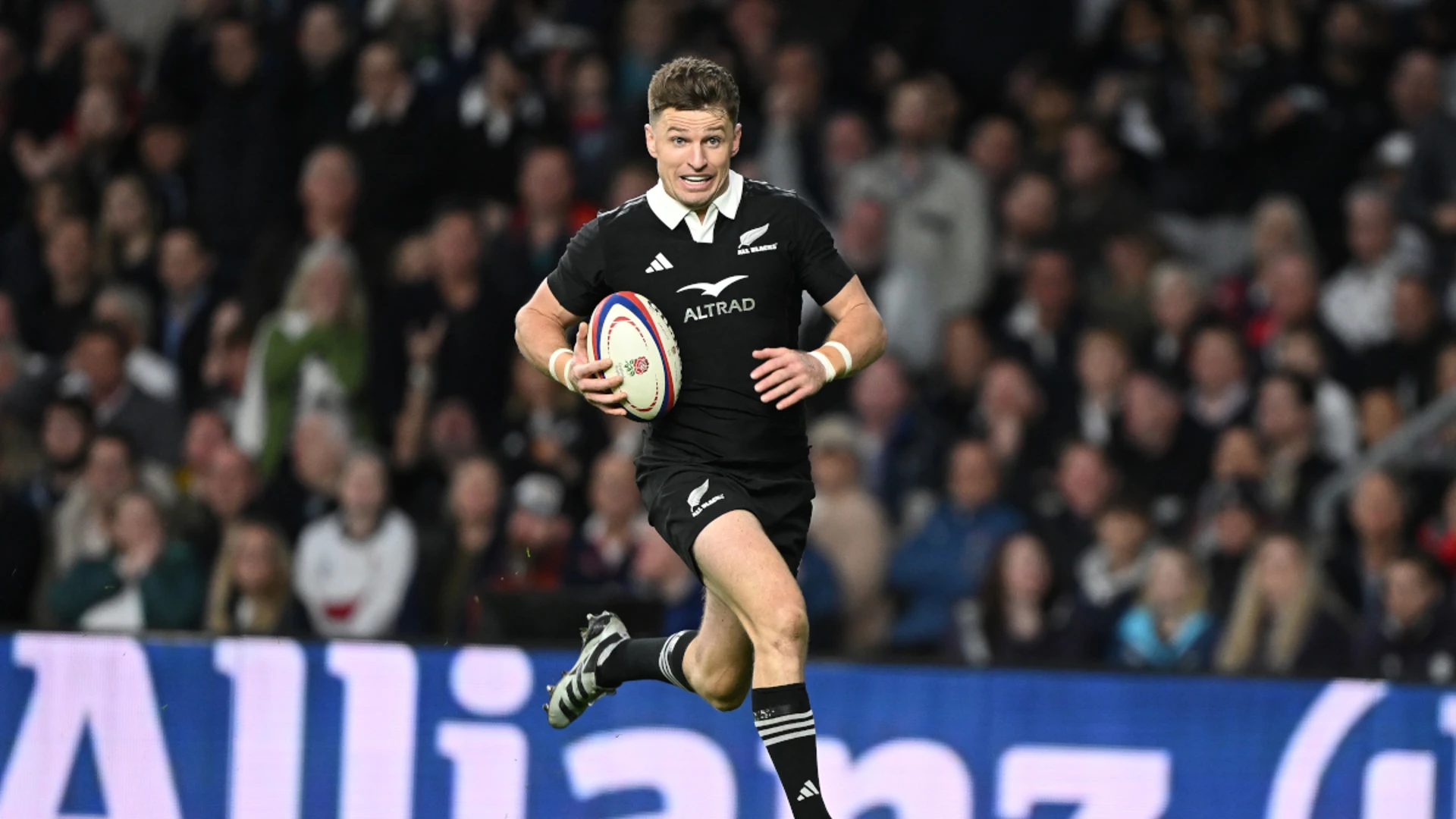 Head knocks rule All Blacks Taylor, Barrett out of Ireland test