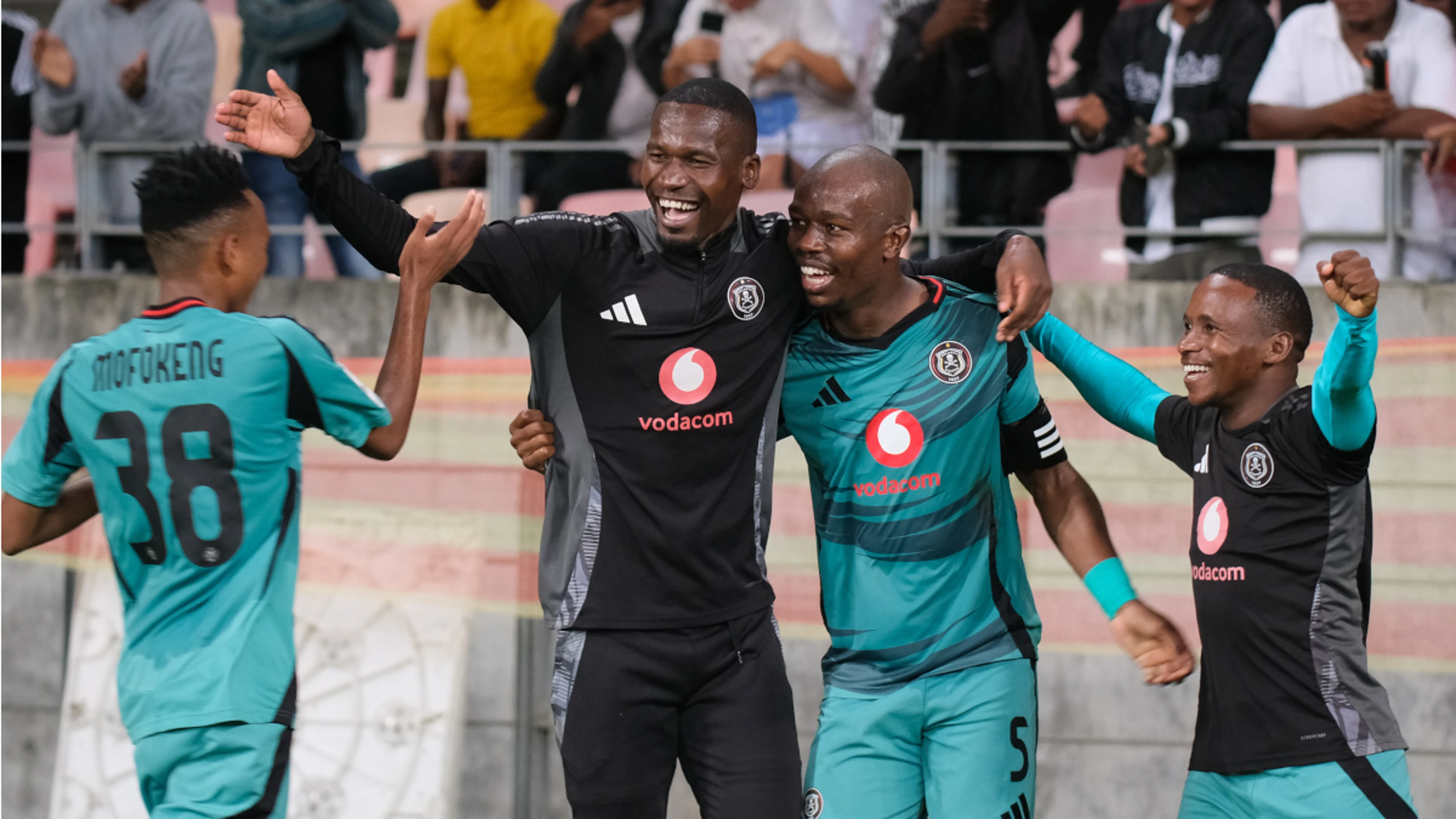 Buccaneers narrow the gap as Brazilians are held