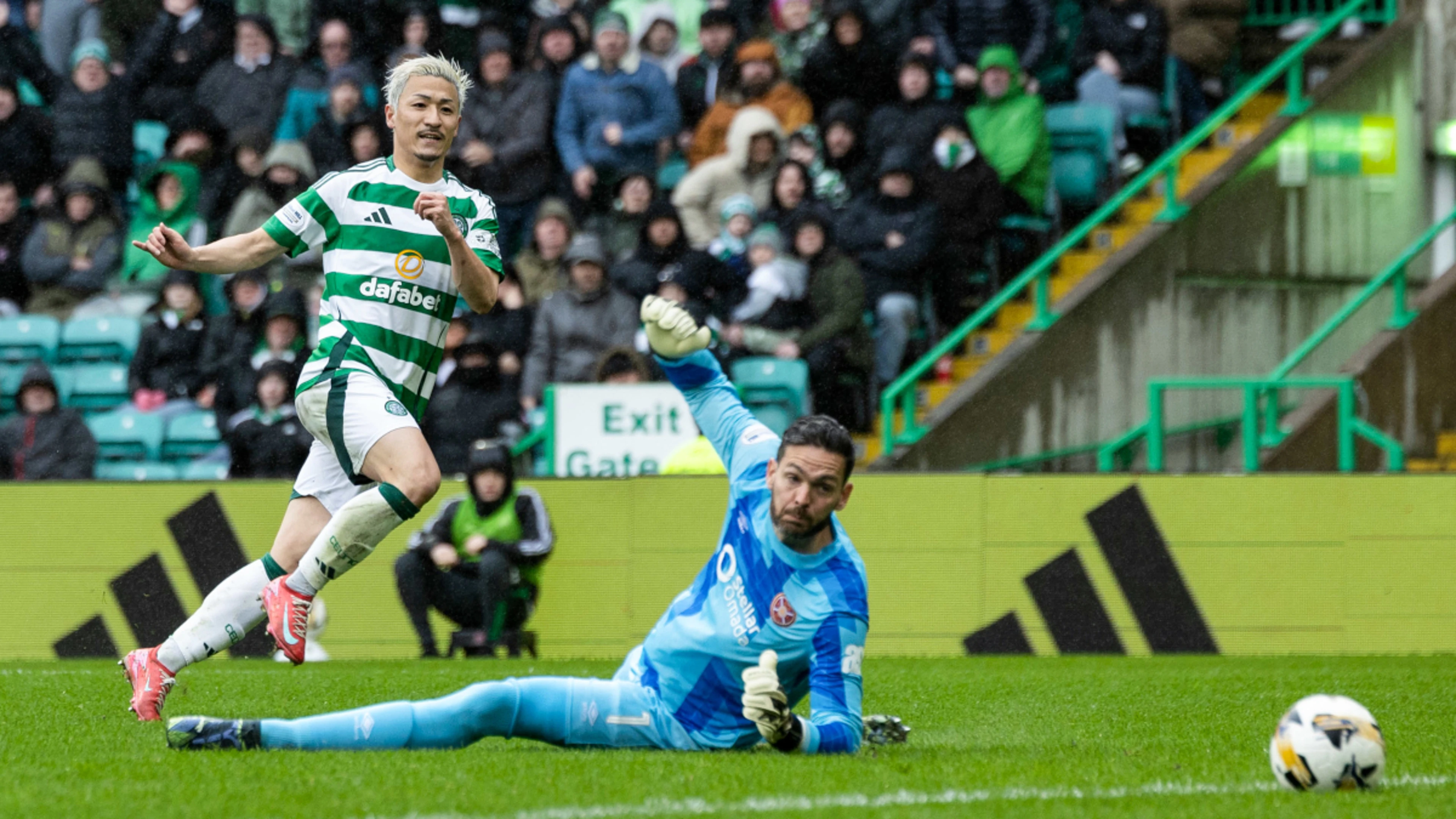 Rangers rally to beat Dundee, Celtic bounce back