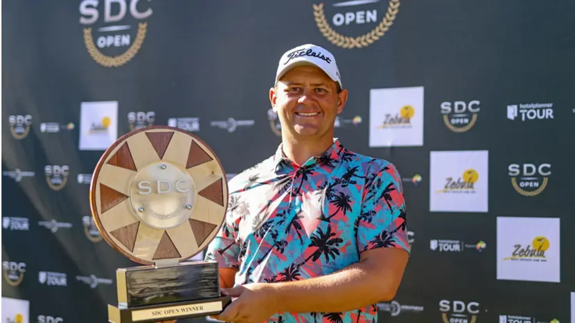 CHAMPION: Van Tonder claims dramatic playoff win in SDC Open