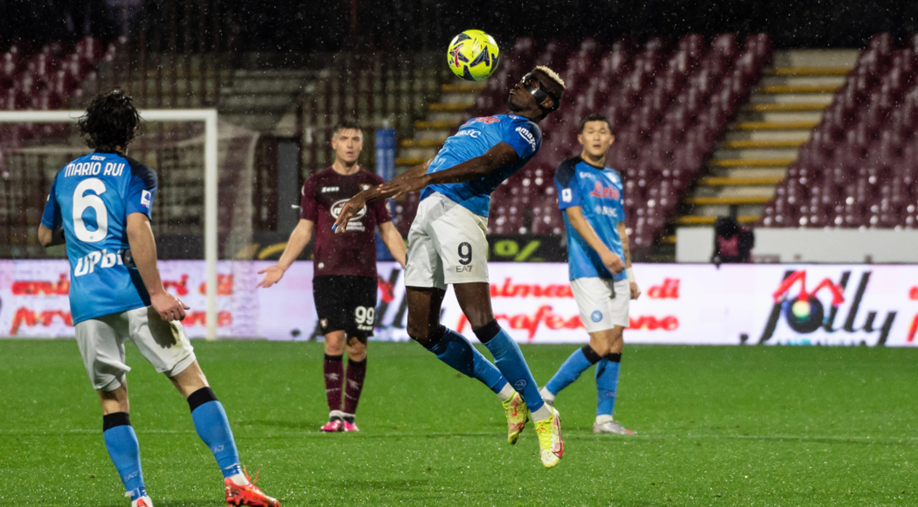 Napoli ease to win at Salernitana