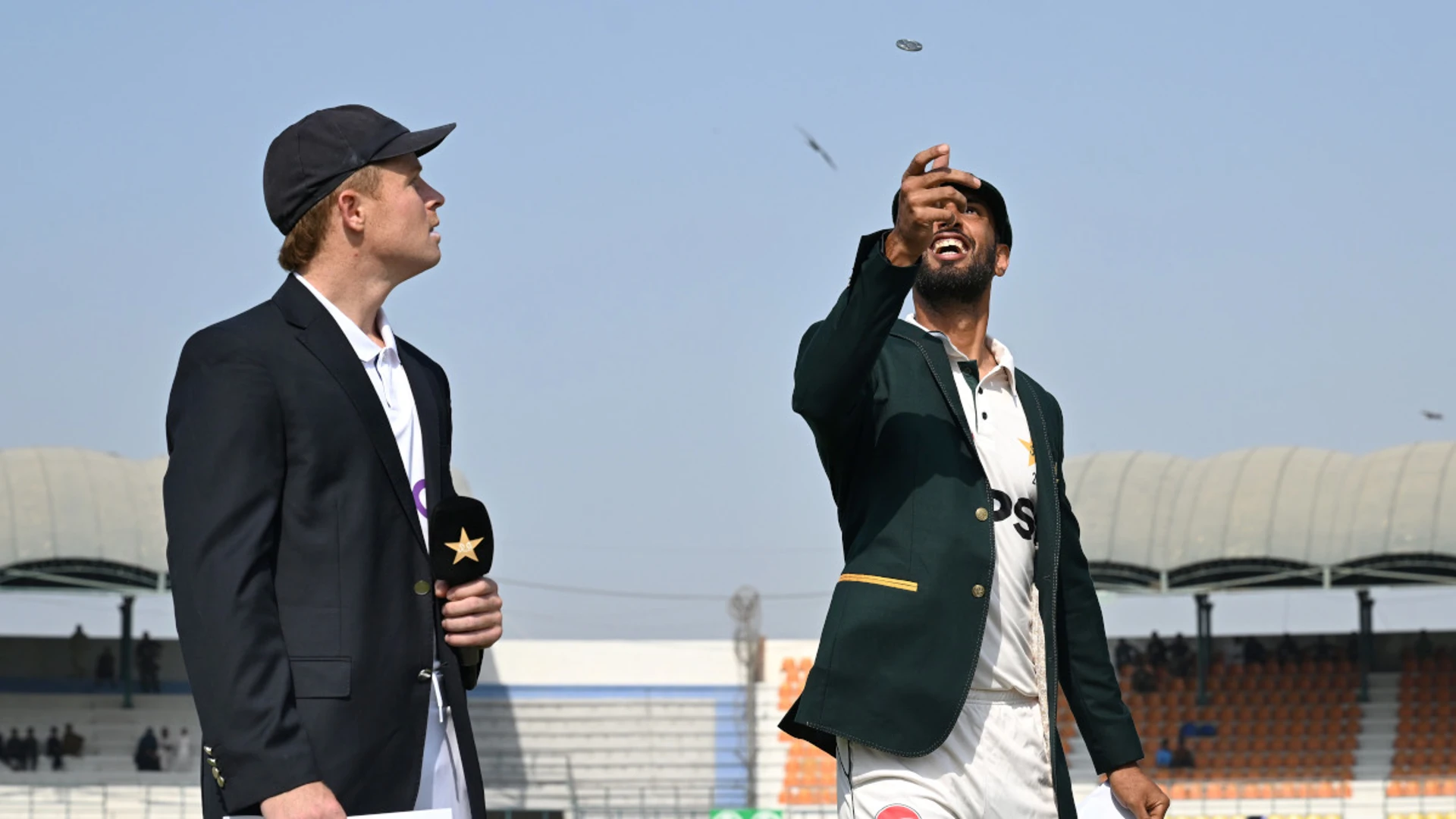 Pakistan win toss, bat against England in first test