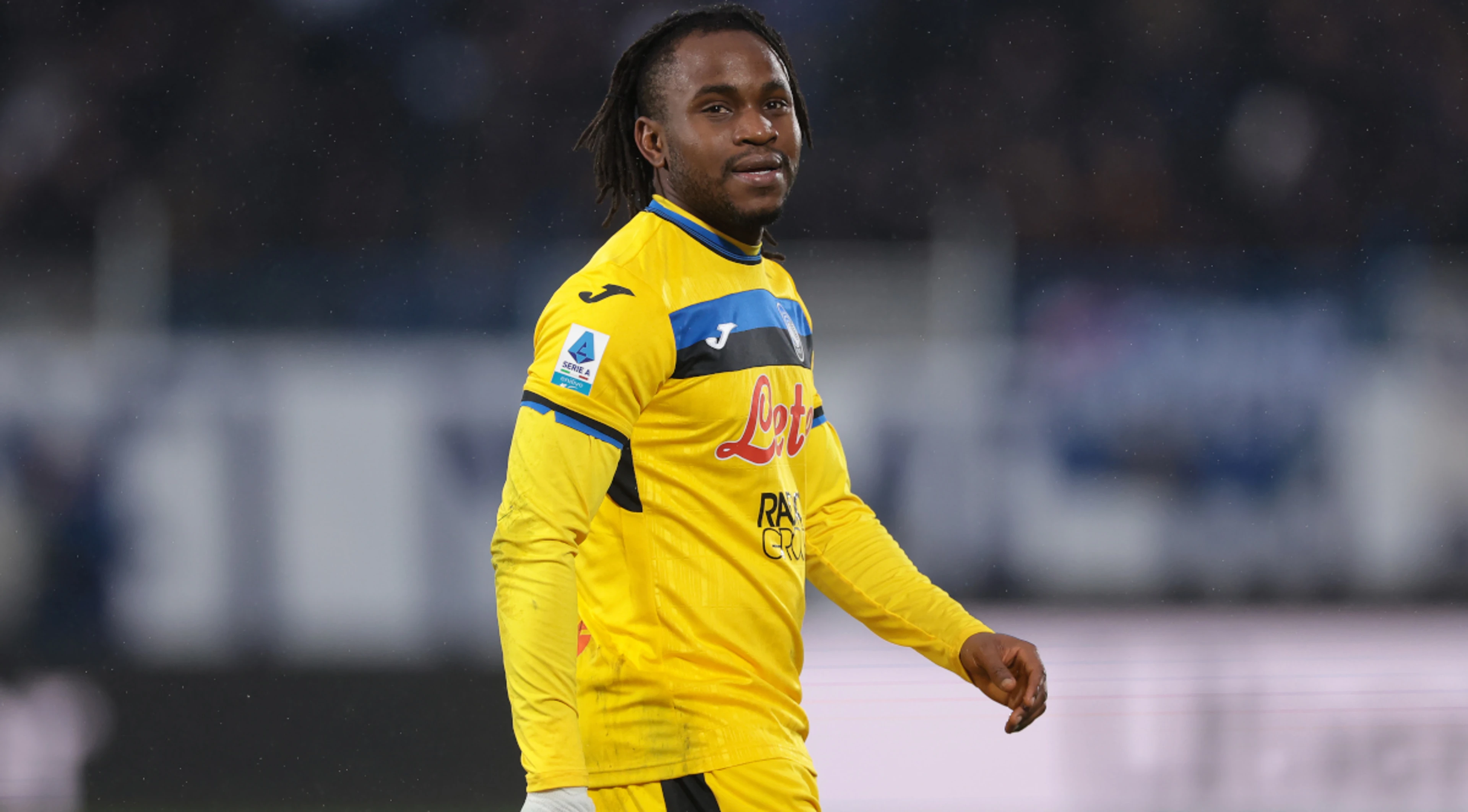 Lookman out of Atalanta's Champions League clash at Barcelona with knee injury