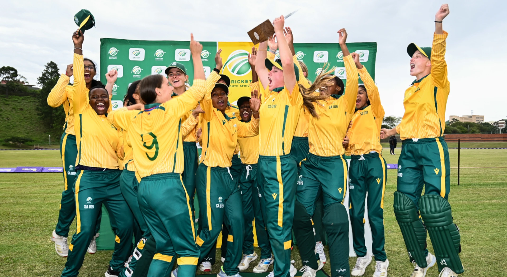 SA u19 women lift youth T20 Tri-Series trophy after perfect campaign