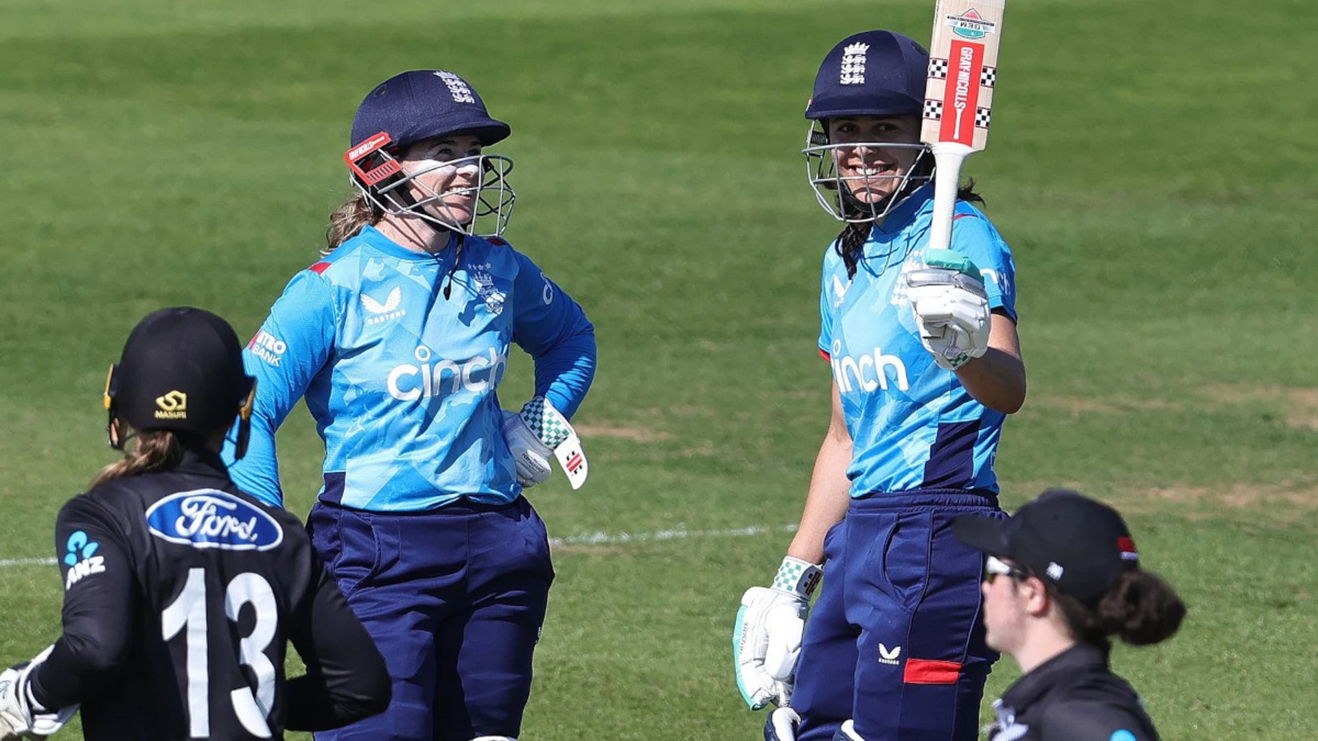 Dean and Beaumont shine in England Women's ODI victory over New Zealand