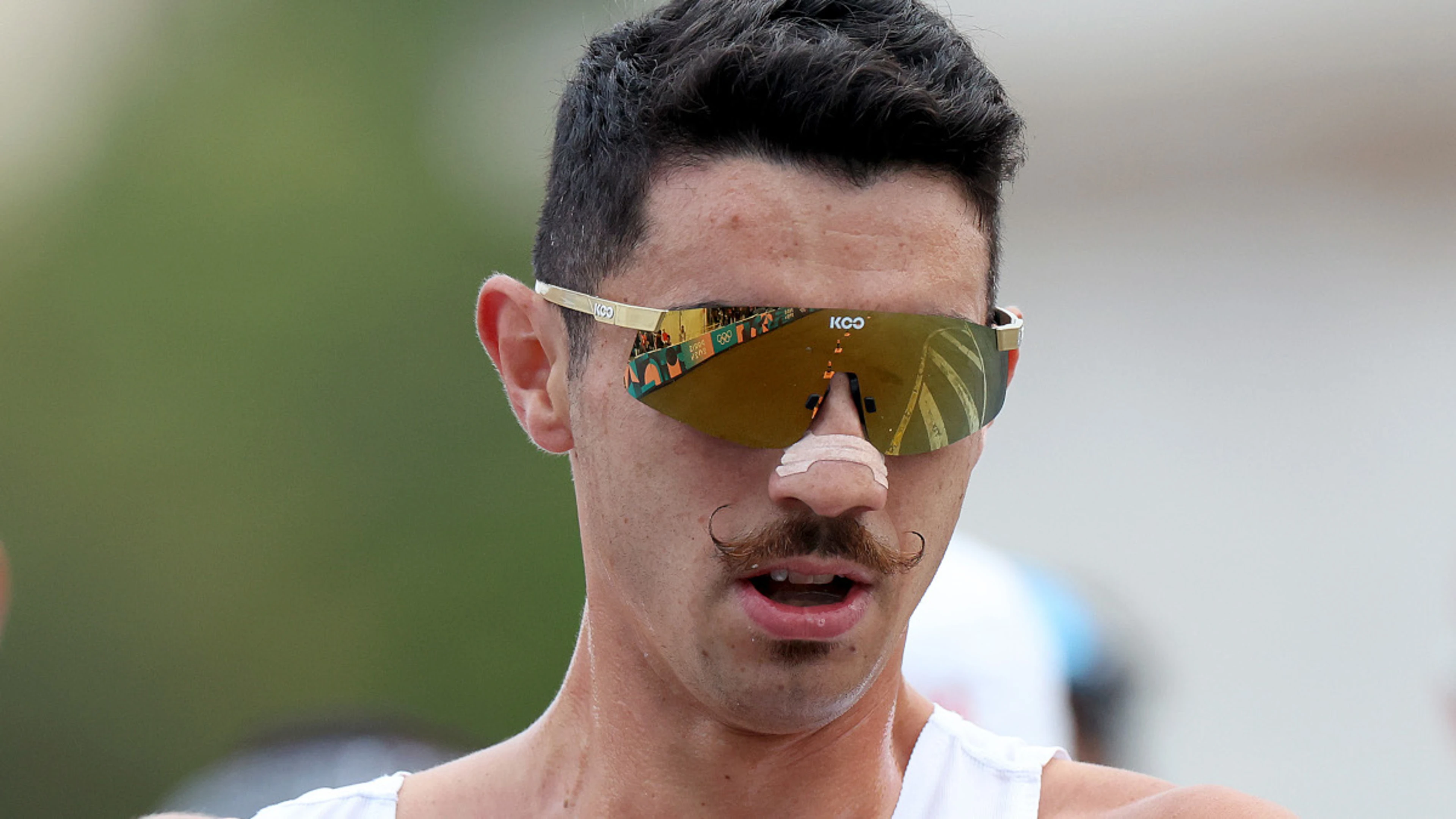 Stano breaks 35-km race walk world record