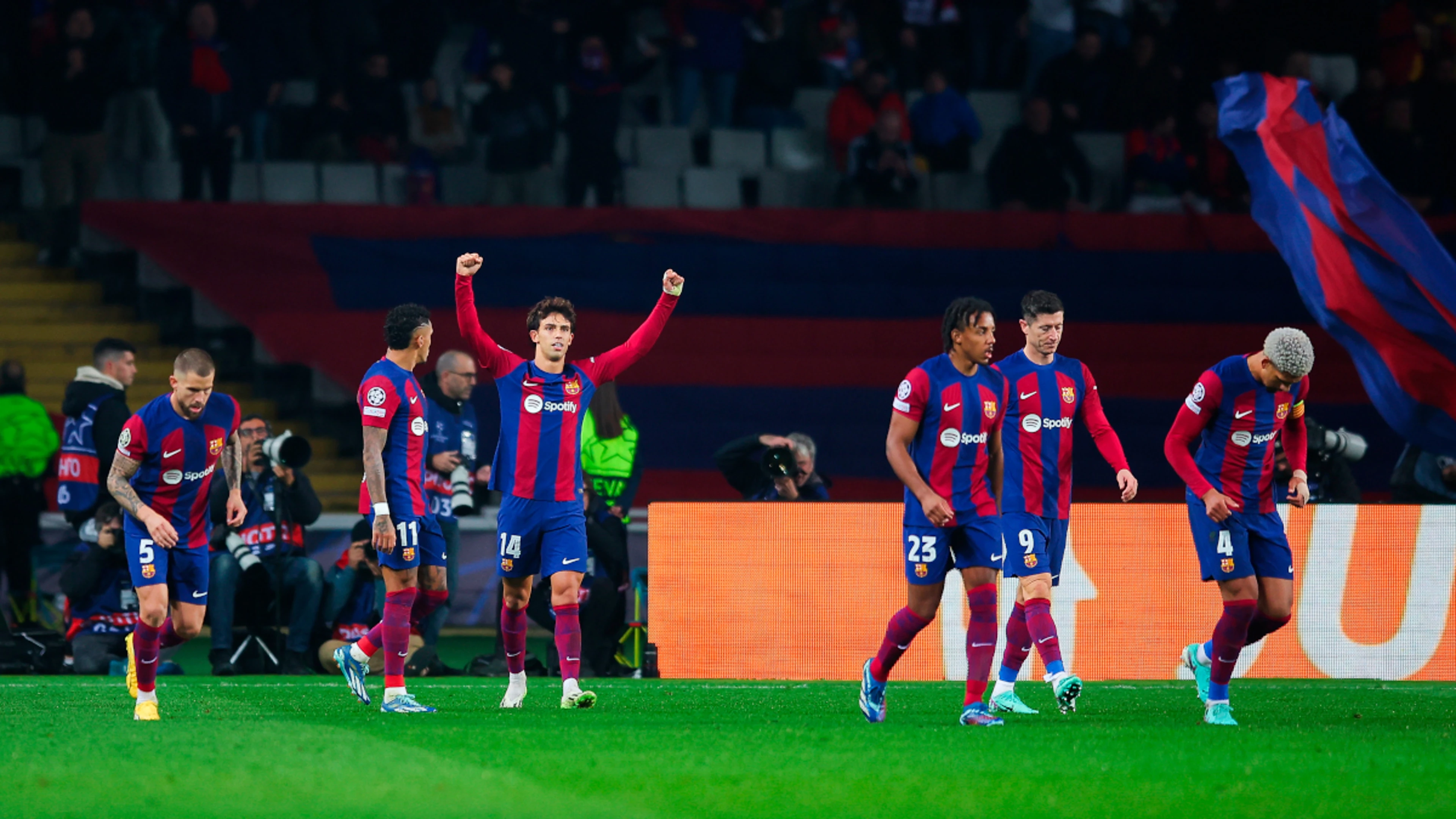 Barcelona beat Porto to secure Champions League last-16 spot