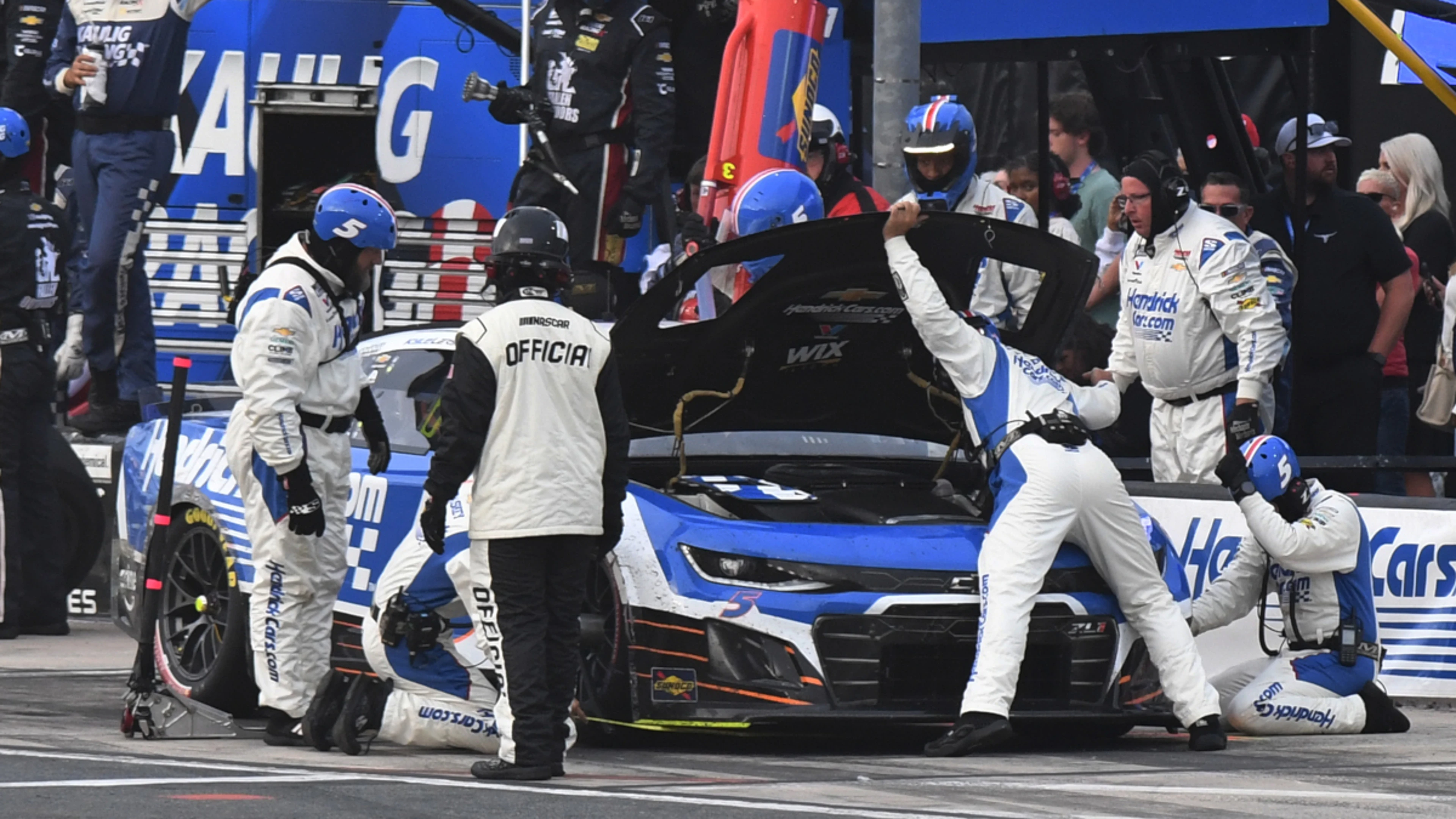 Larson crashes out of Indy, Charlotte races in going for 'Double'