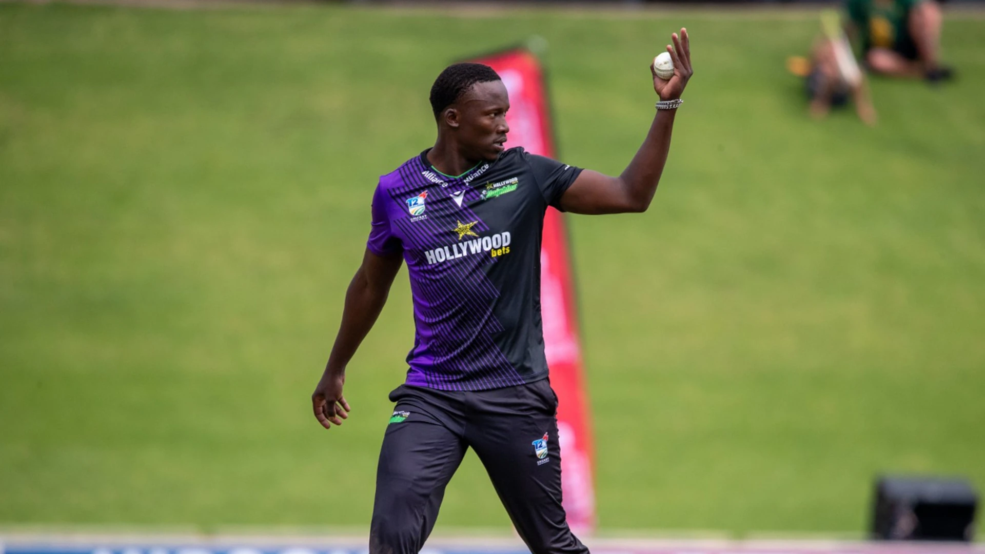 Dolphins win toss and bowl against Lions