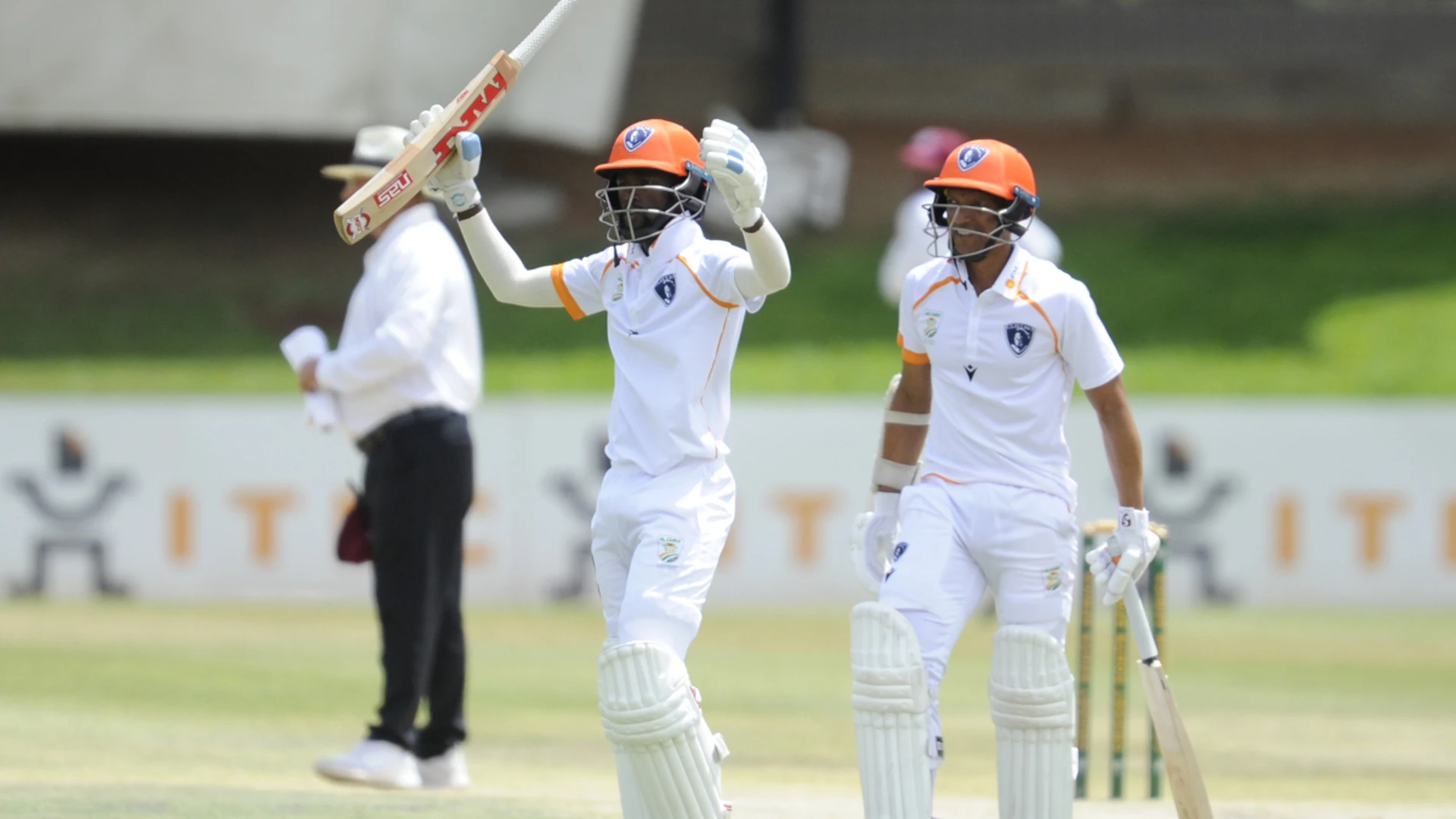 Senokwane double hundred puts Knights in control