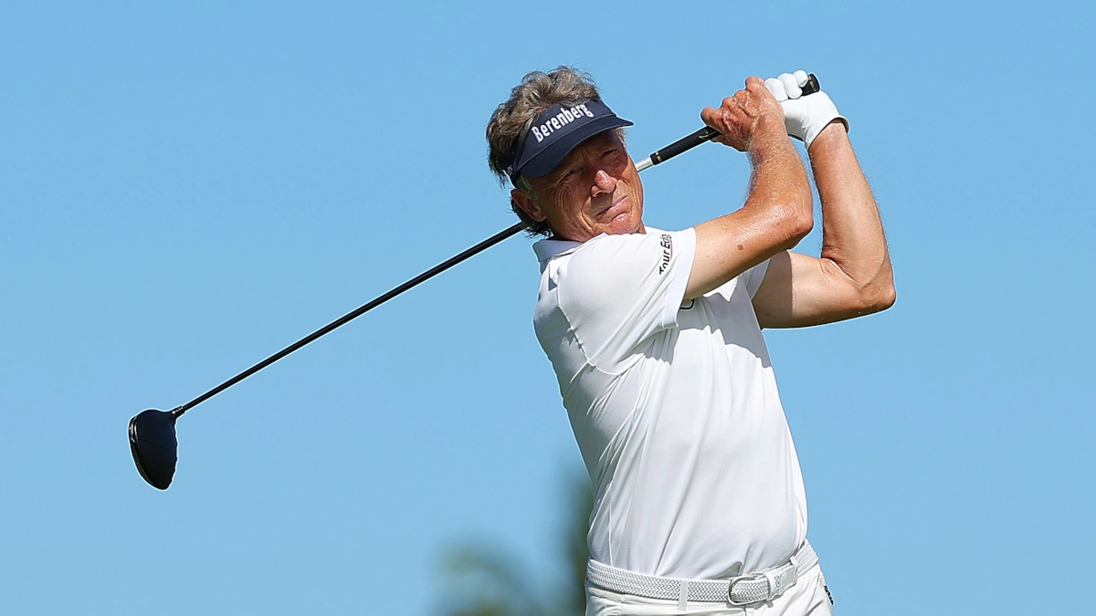Langer hopes for late end to emotional Masters farewell