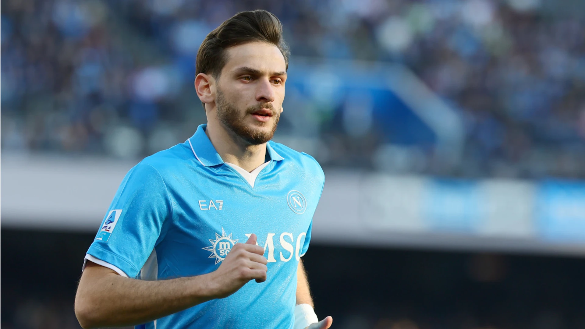 Napoli's Kvaratskhelia wants to leave club, Conte says