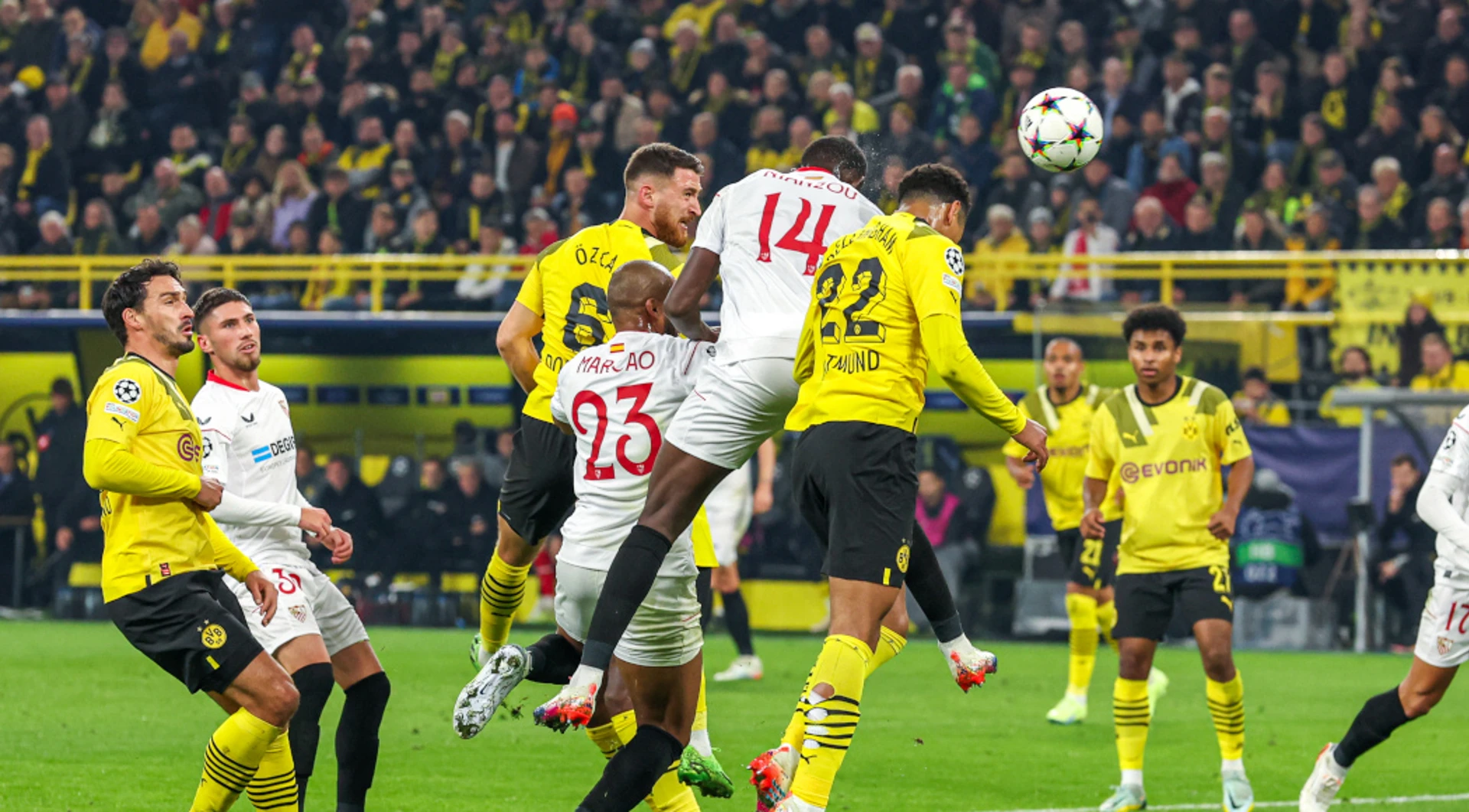 Dortmund draw with Sevilla, Manchester City go through