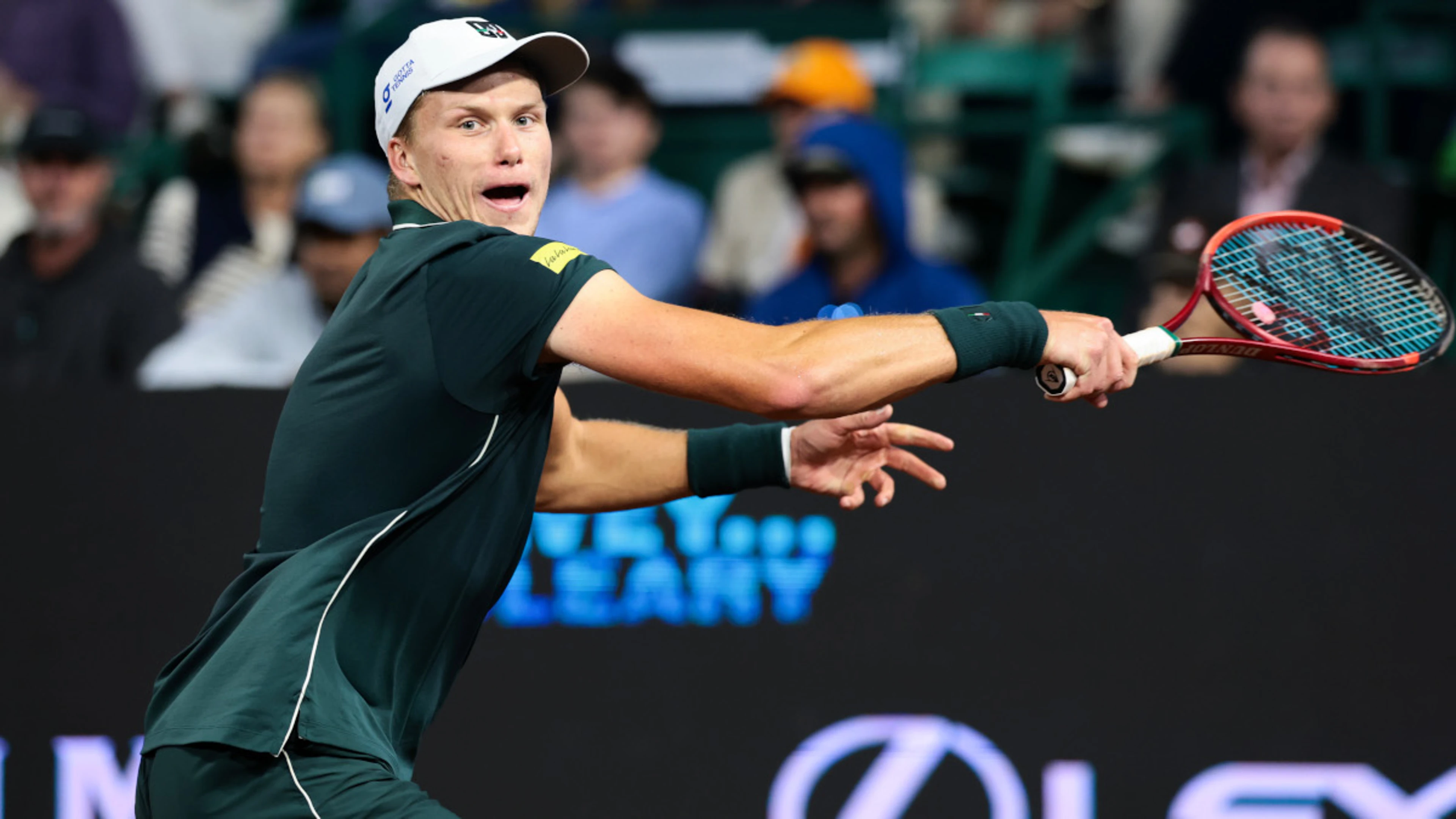 Brooksby upsets Paul to reach Houston final